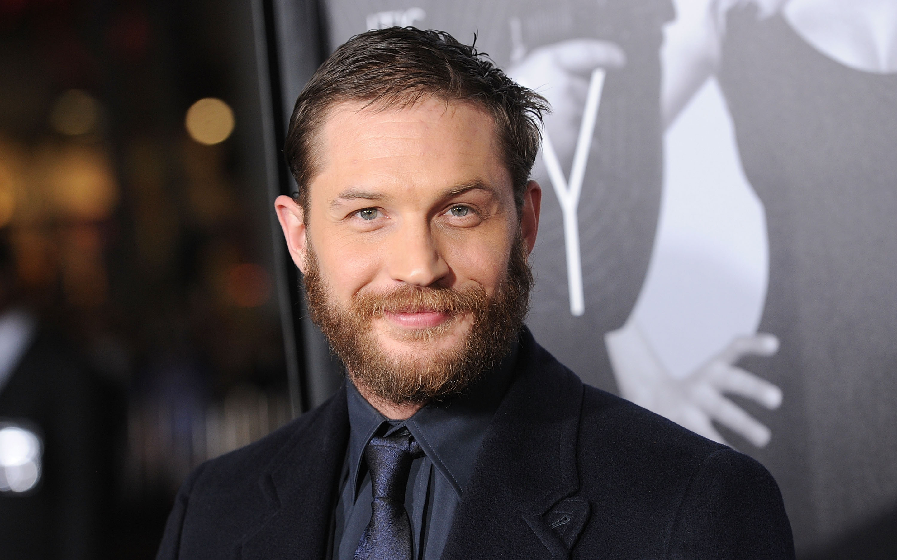 Tom Hardy at an event HD Wallpaper