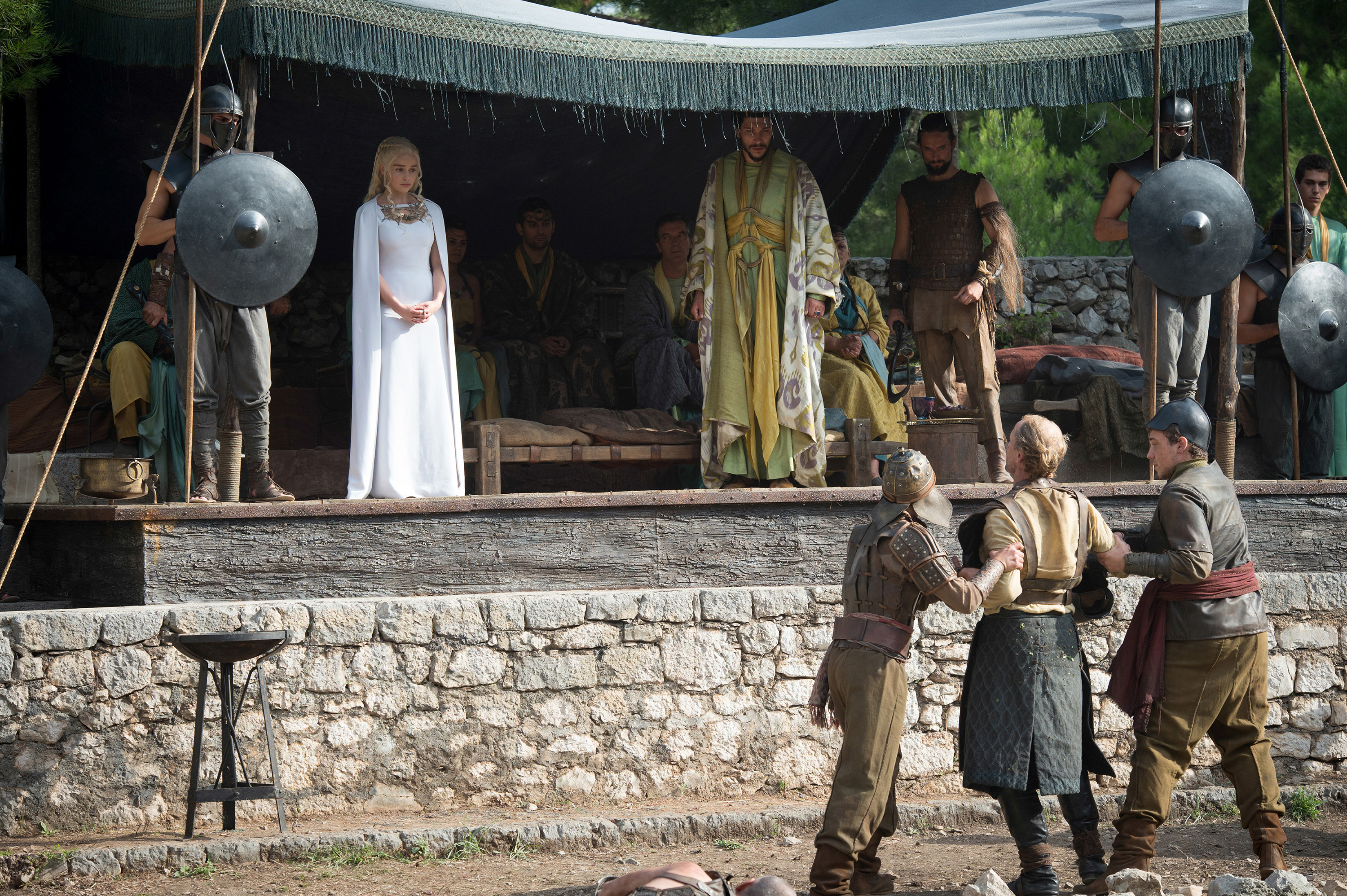 Daenerys Targaryen and Jorah Mormont in Game of Thrones HD Wallpaper
