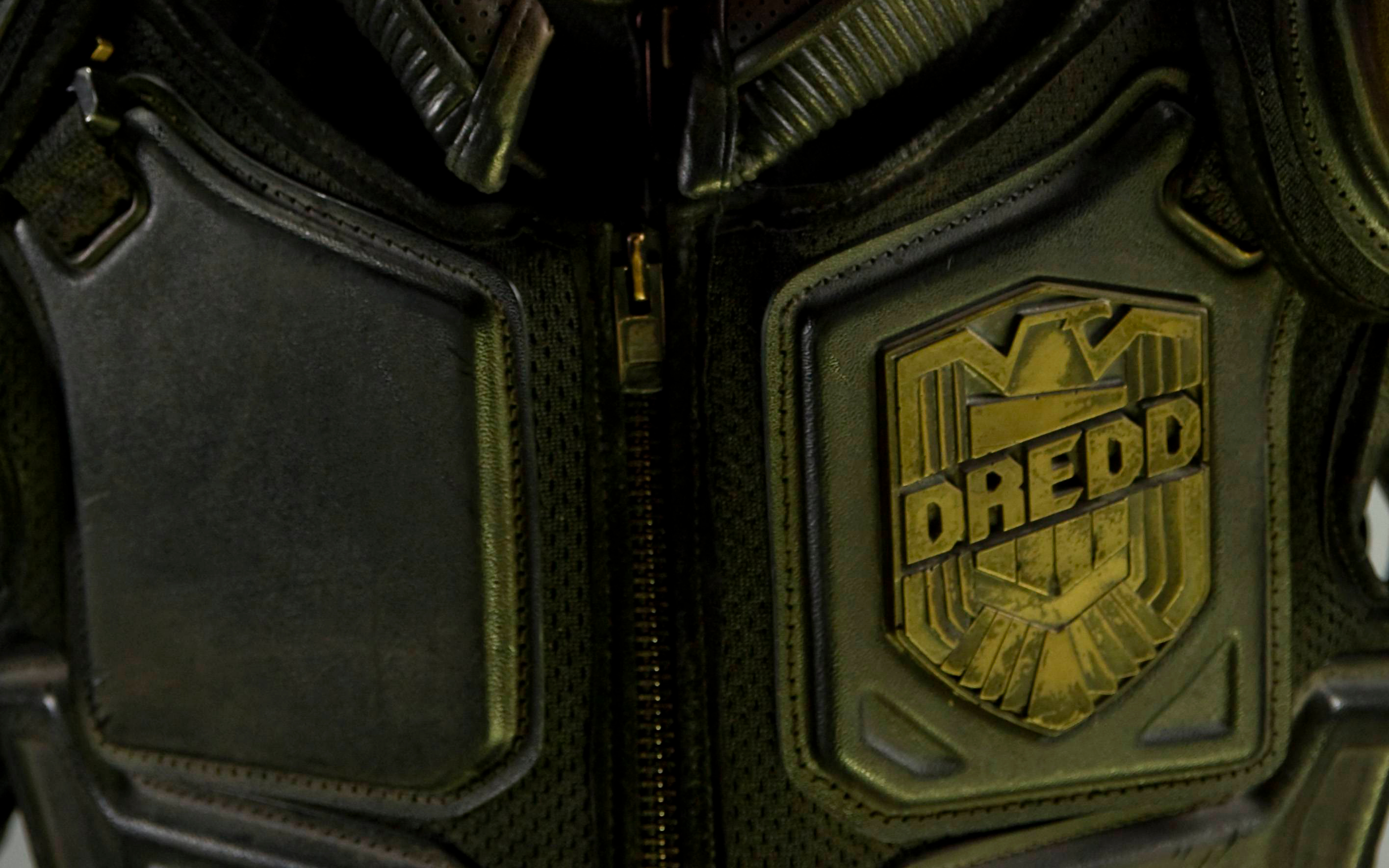 Judge Dredd costume emblem HD Wallpaper