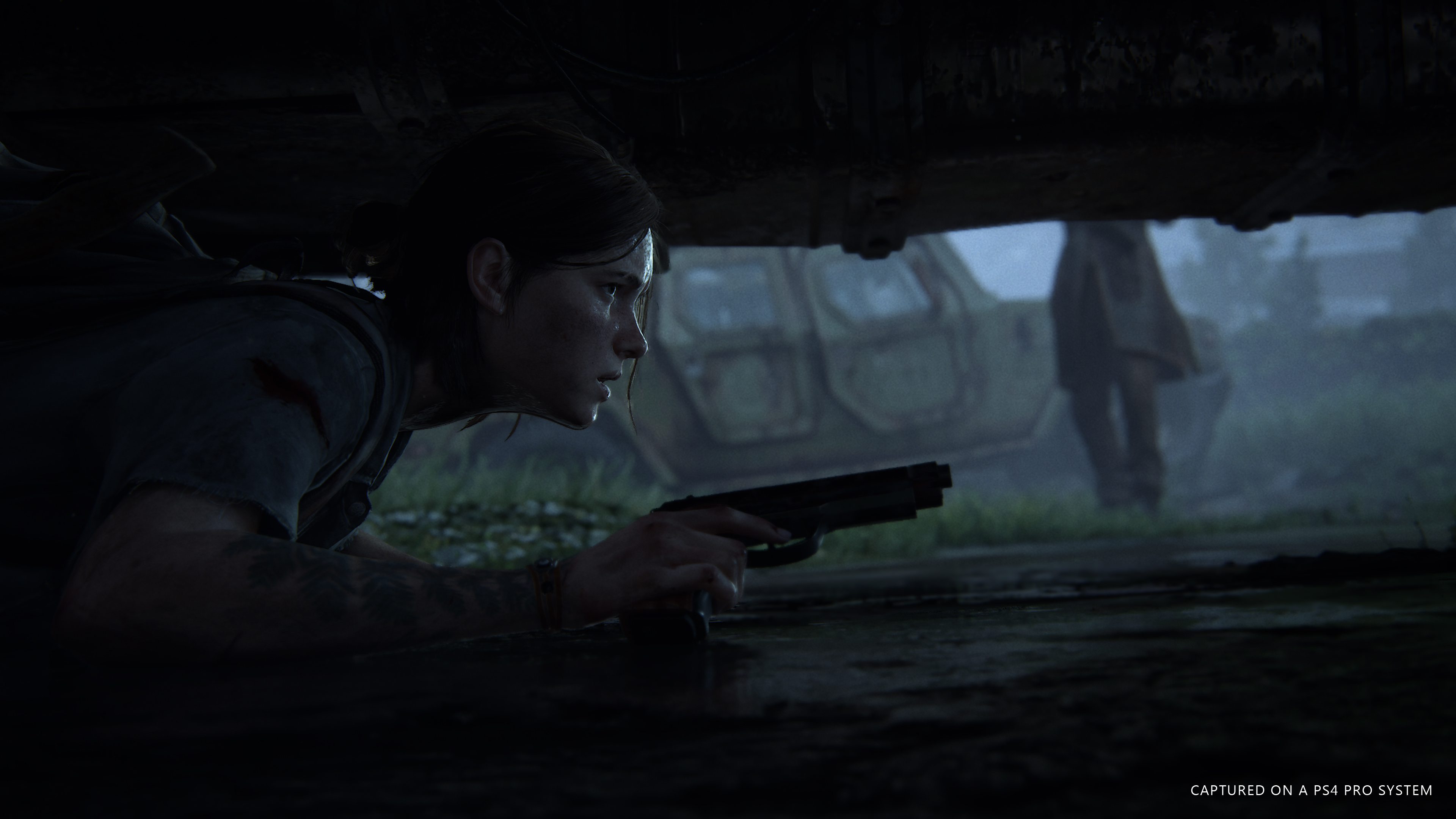 Ellie from The Last of Us holding a pistol HD Wallpaper