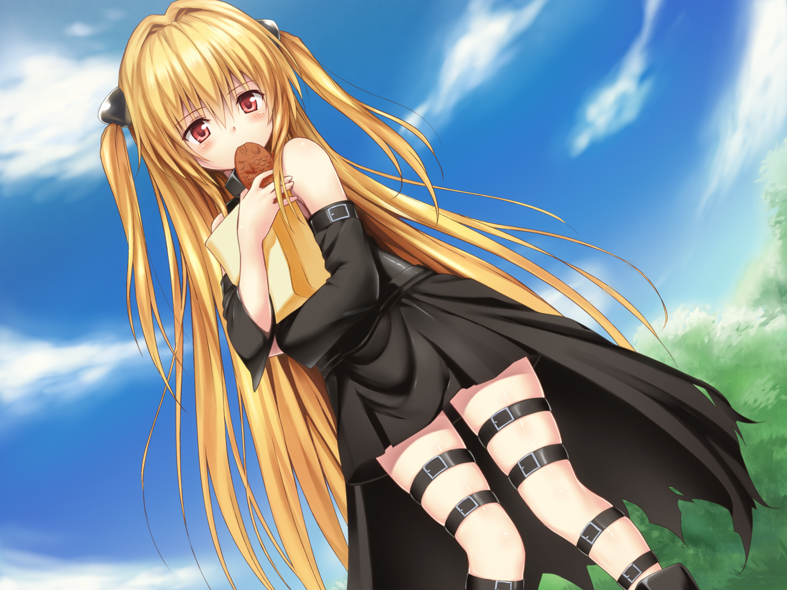 Golden Darkness eating taiyaki HD Wallpaper