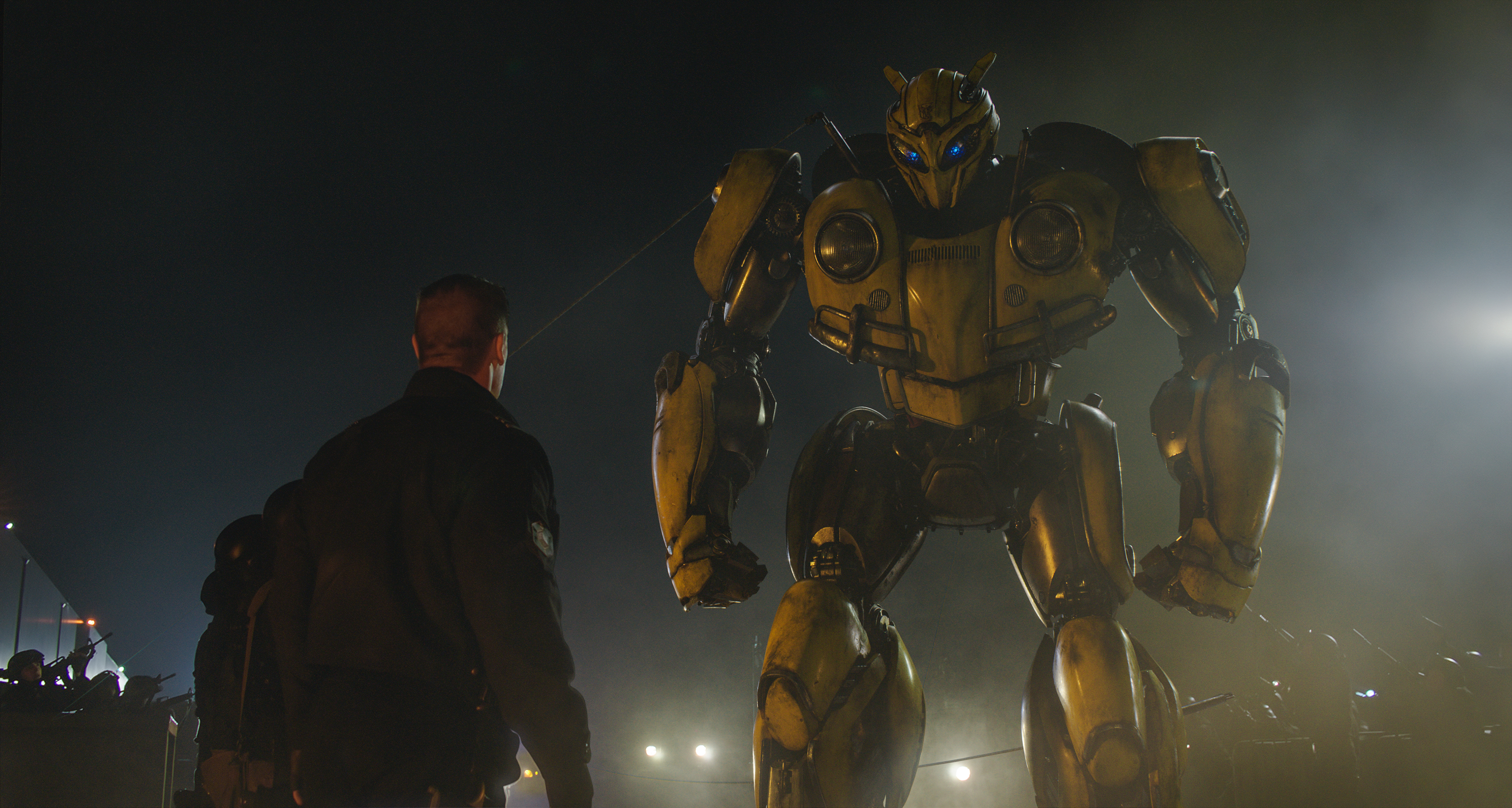 Bumblebee and police officers at night HD Wallpaper