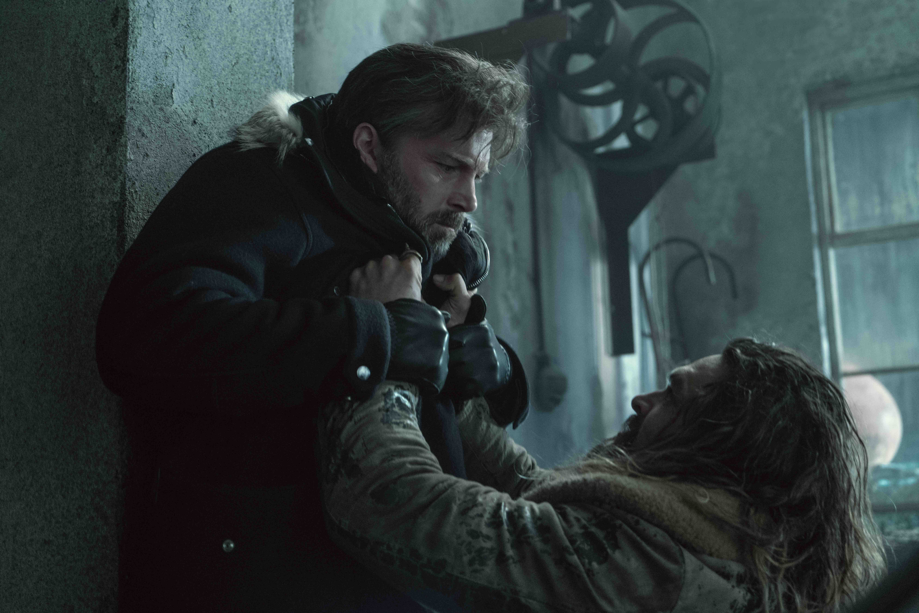 Bruce Wayne and Arthur Curry fighting HD Wallpaper
