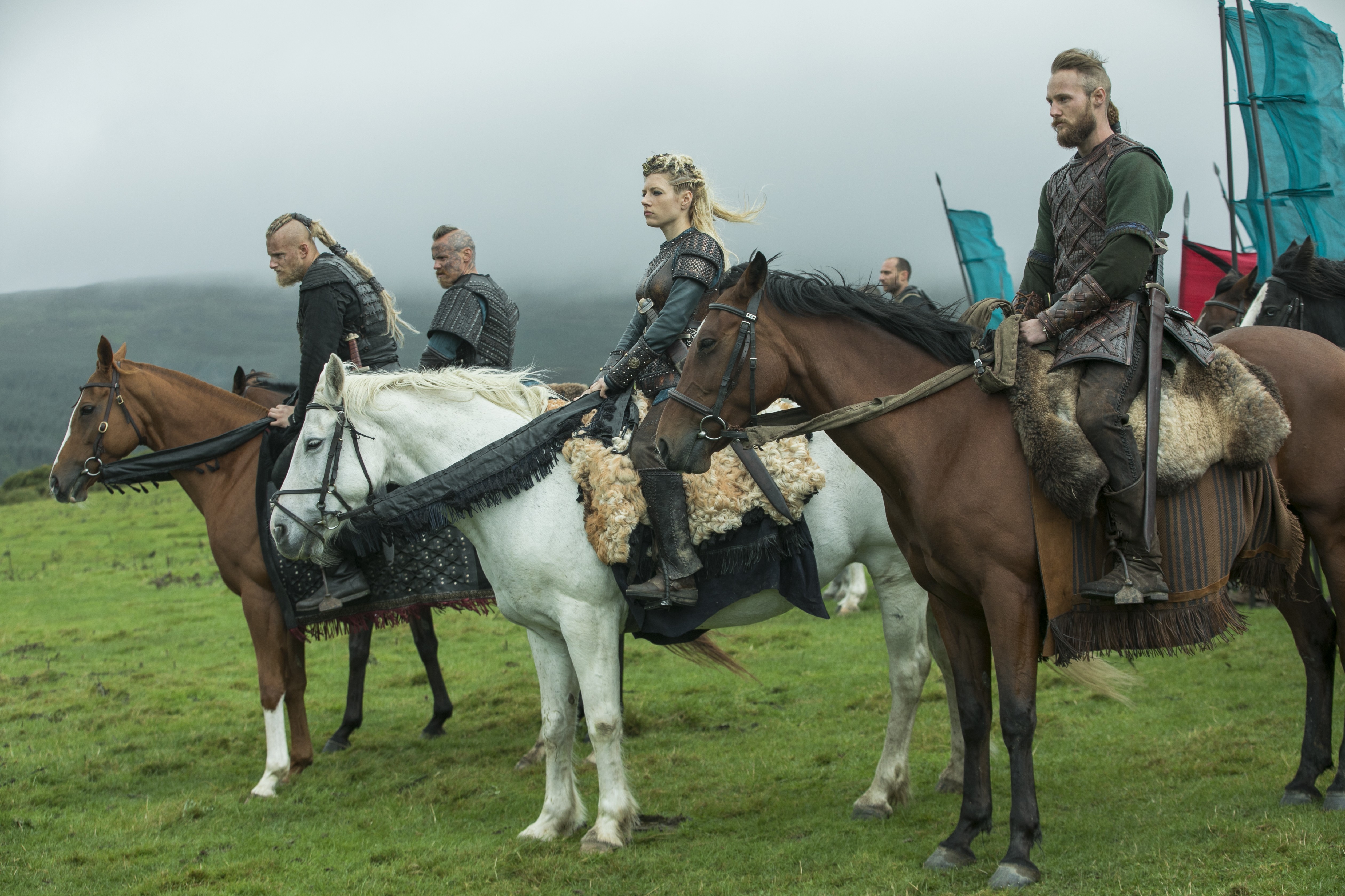 Lagertha Lothbrok and Vikings on horseback HD Wallpaper