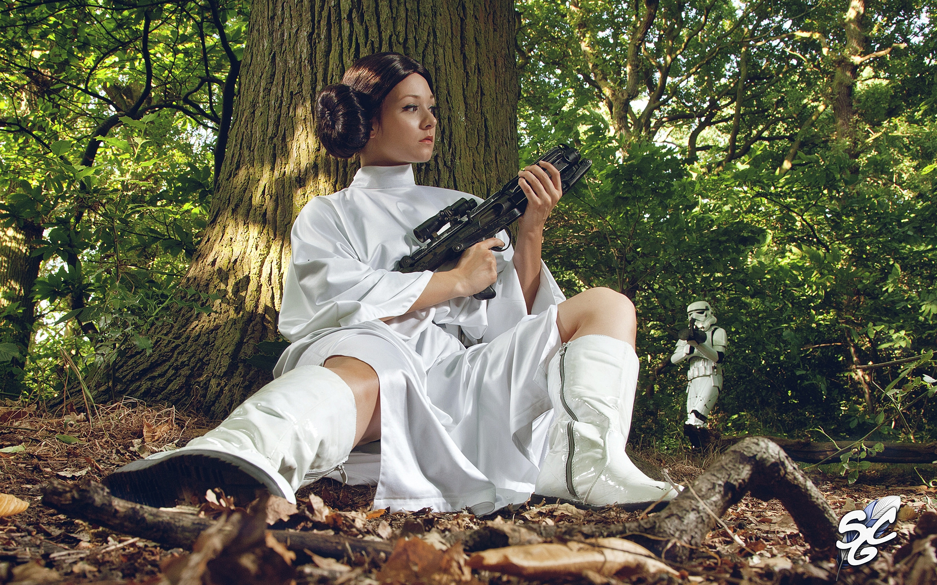 Princess Leia from Star Wars with Stormtrooper HD Wallpaper