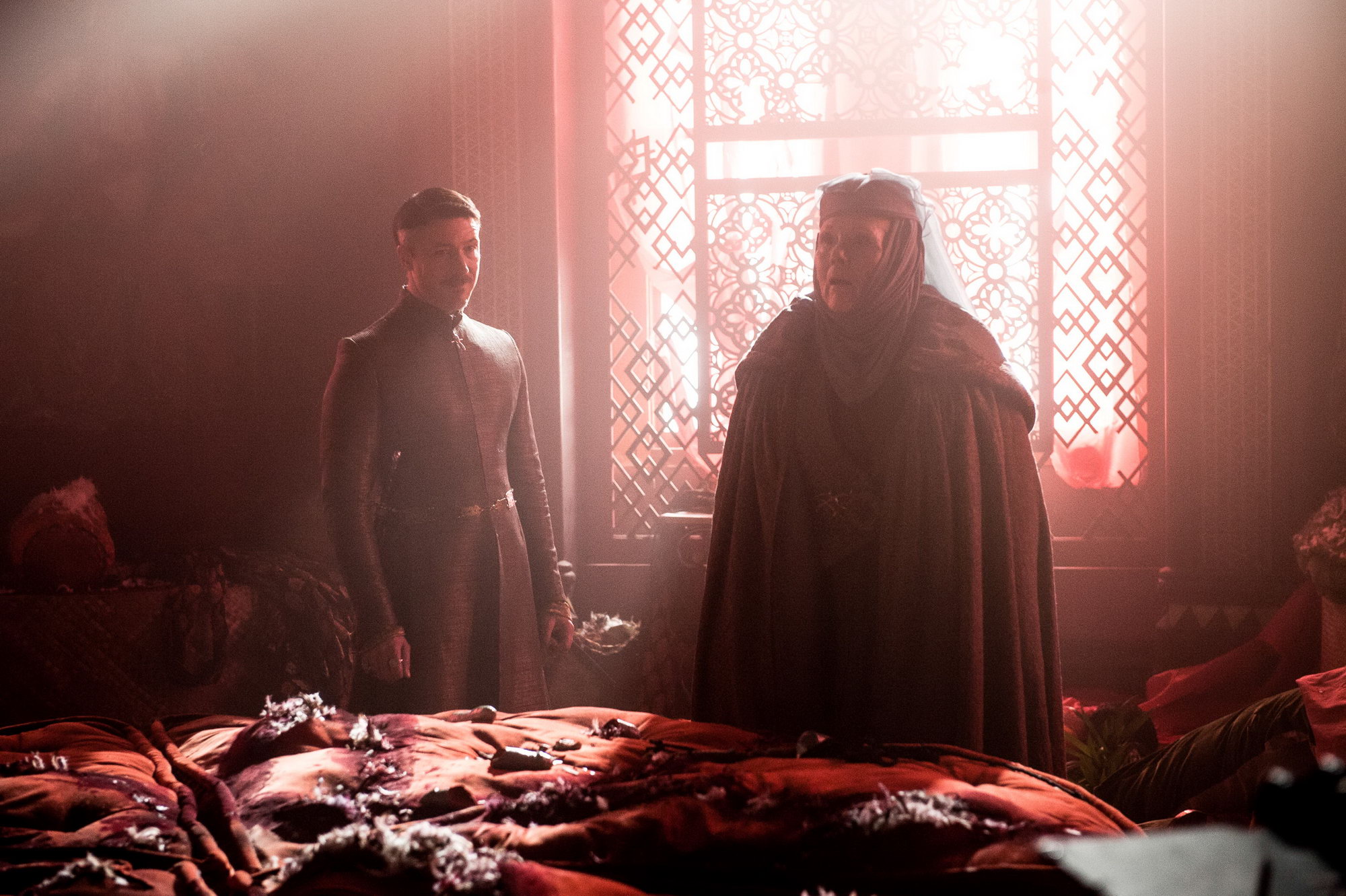 Petyr Baelish and Lady Olenna Tyrell in Game of Thrones HD Wallpaper
