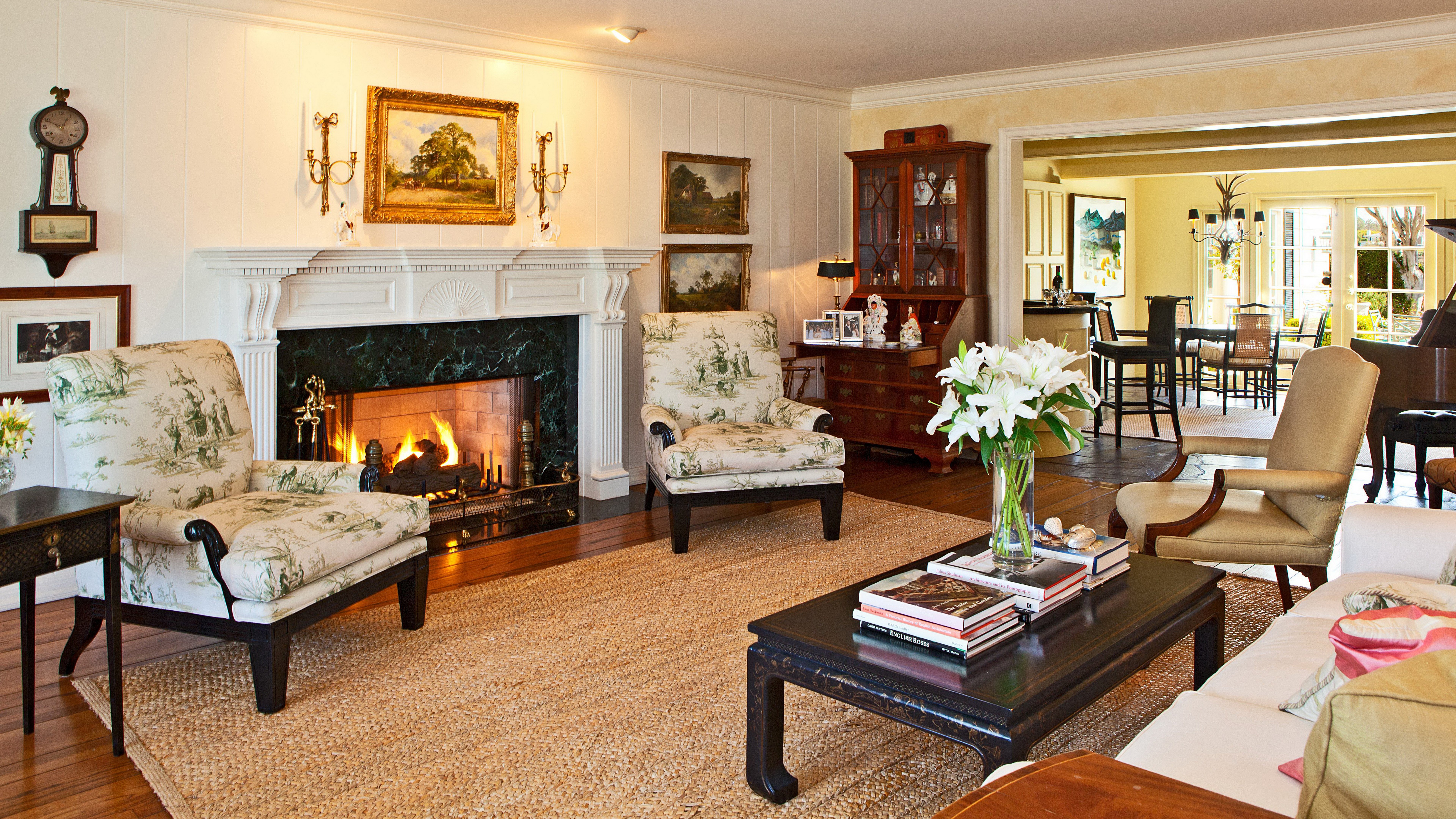 Living room with fireplace and dining area HD Wallpaper
