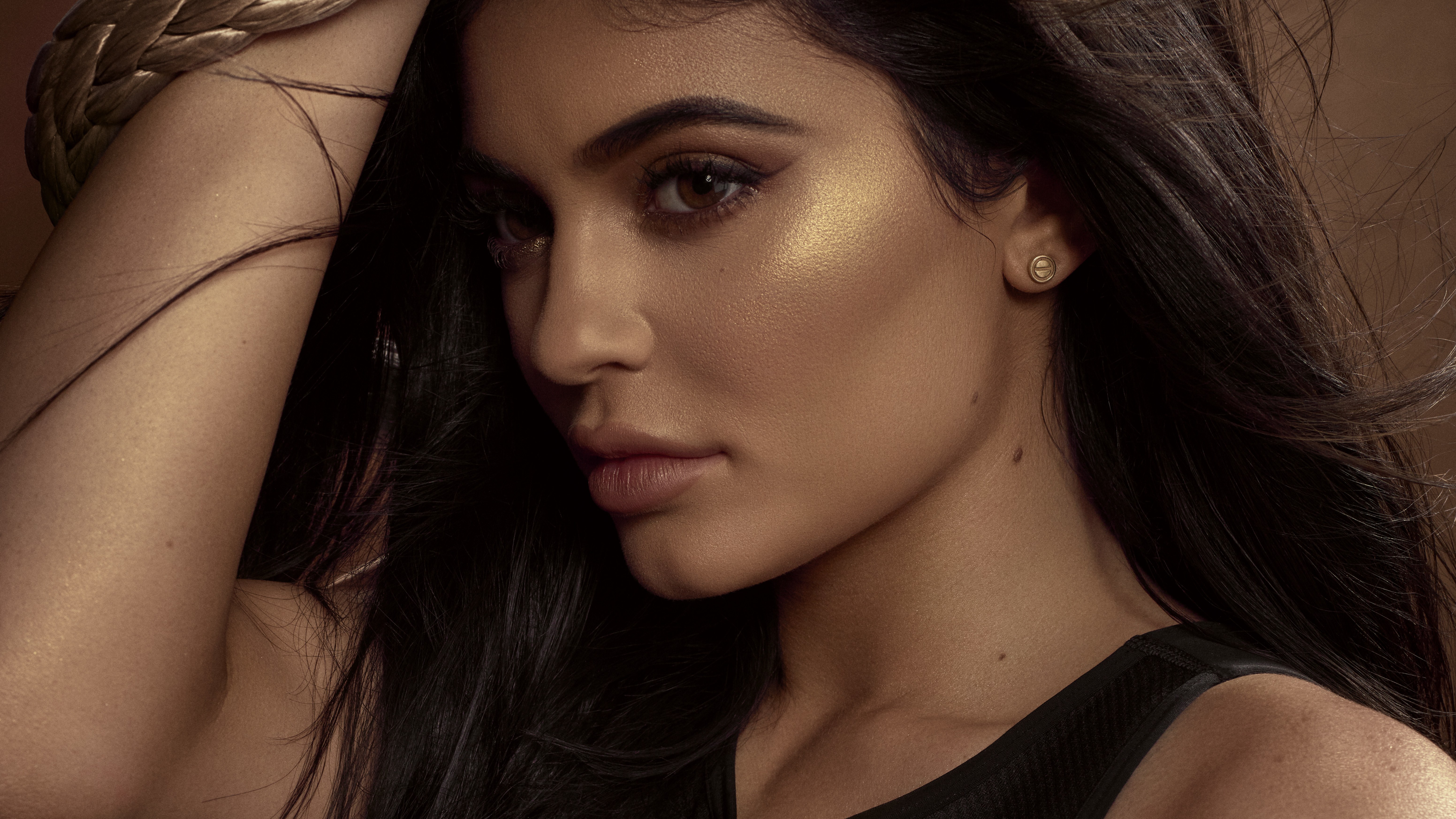 Kylie Jenner HD Wallpaper