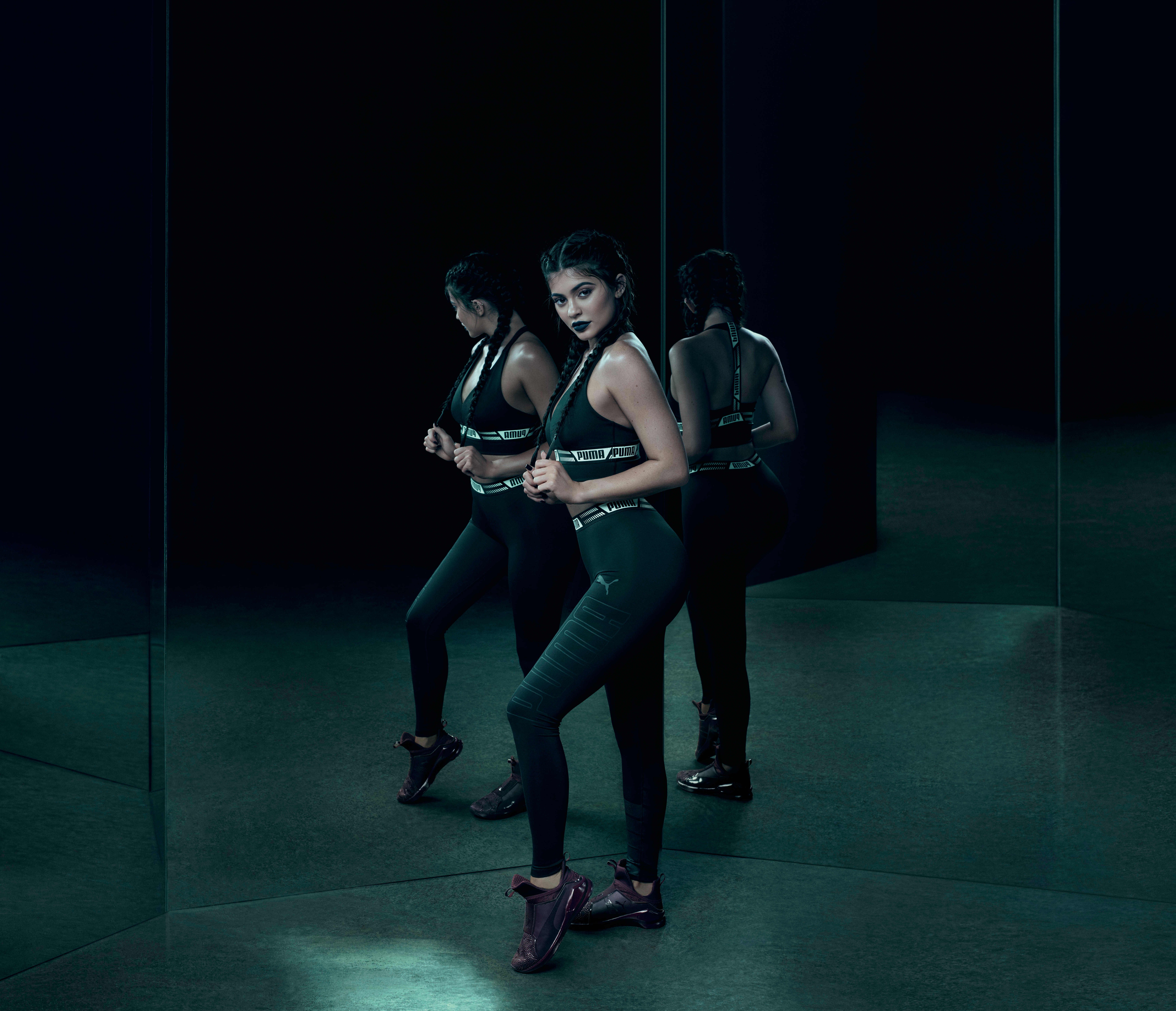 Kylie Jenner in Puma athletic wear HD Wallpaper