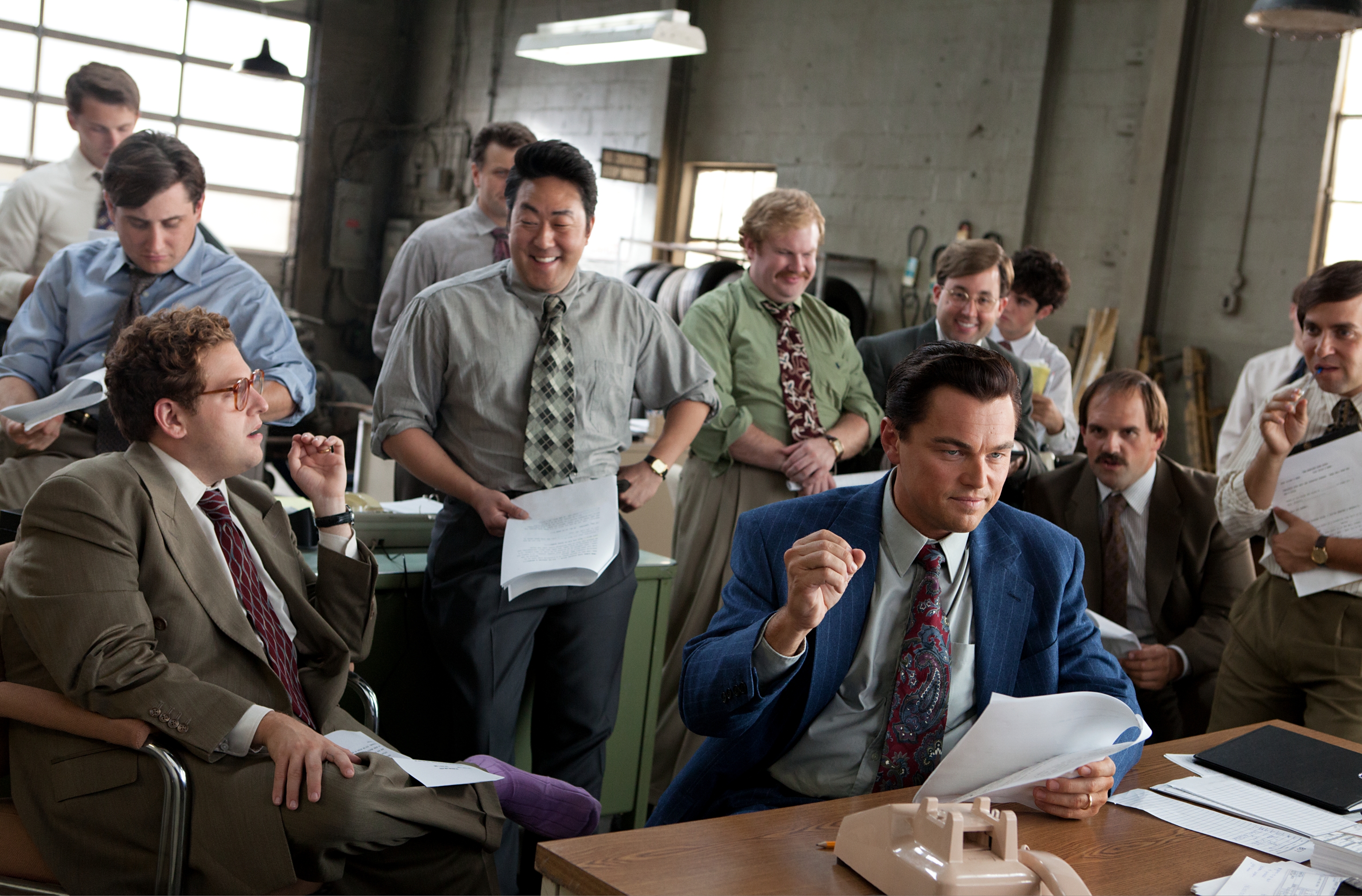 The Wolf of Wall Street cast in an office HD Wallpaper