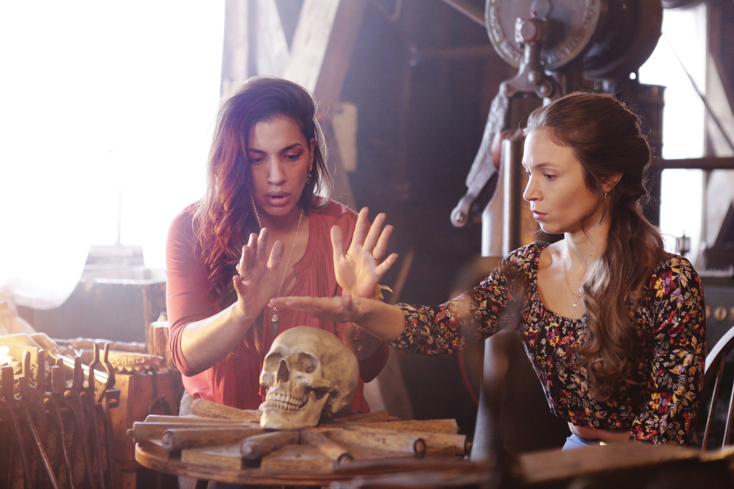 Wynonna Earp two women and a skull HD Wallpaper