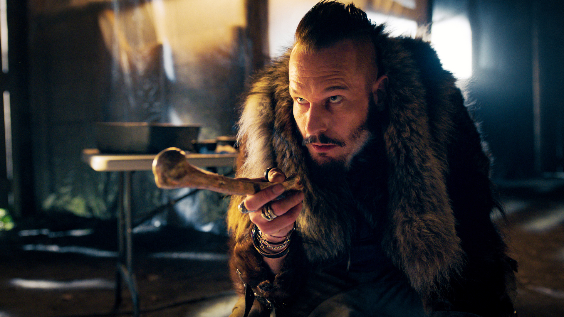 Wynonna Earp character with bone HD Wallpaper
