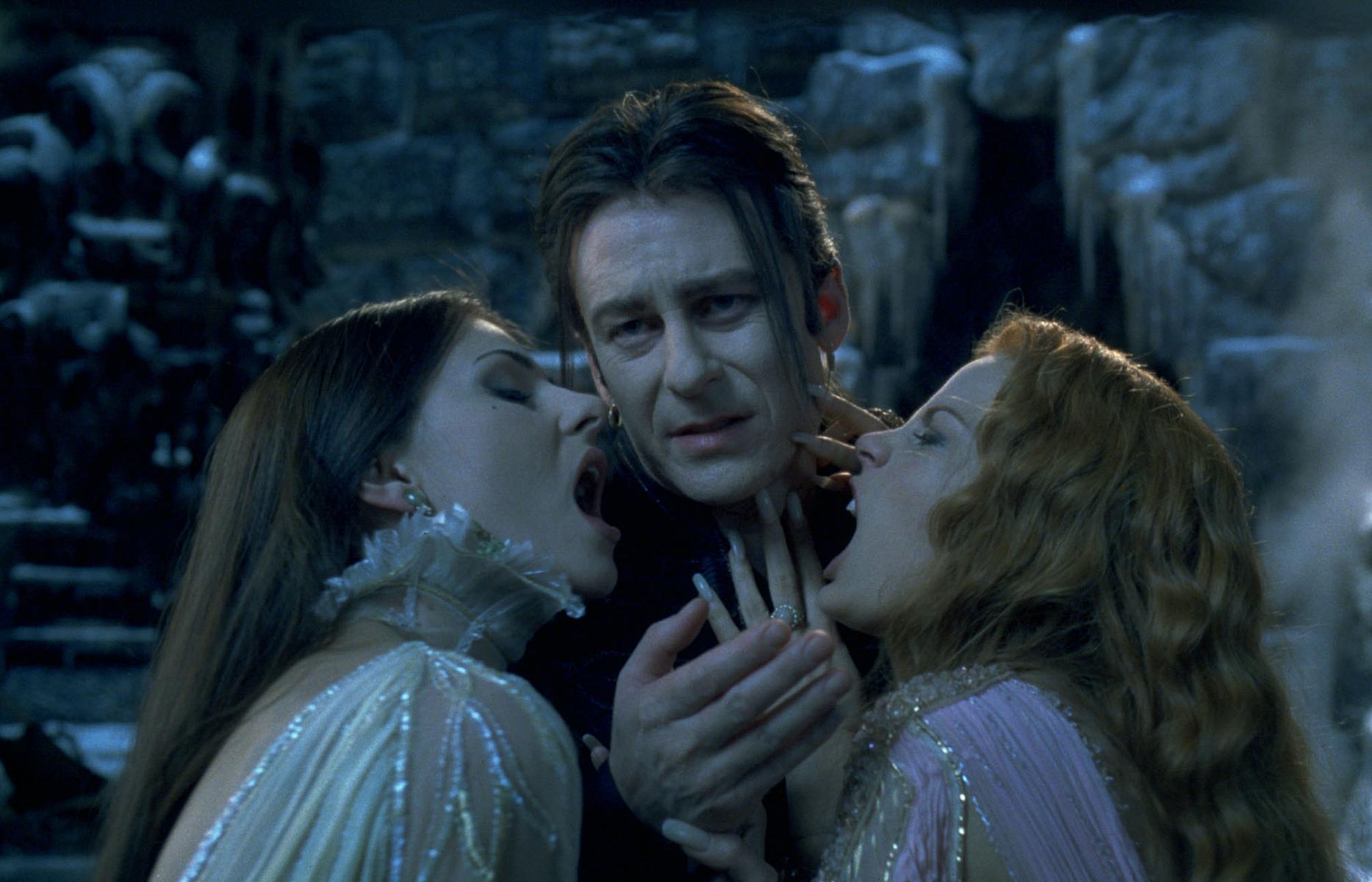 Dracula with two female vampires HD Wallpaper