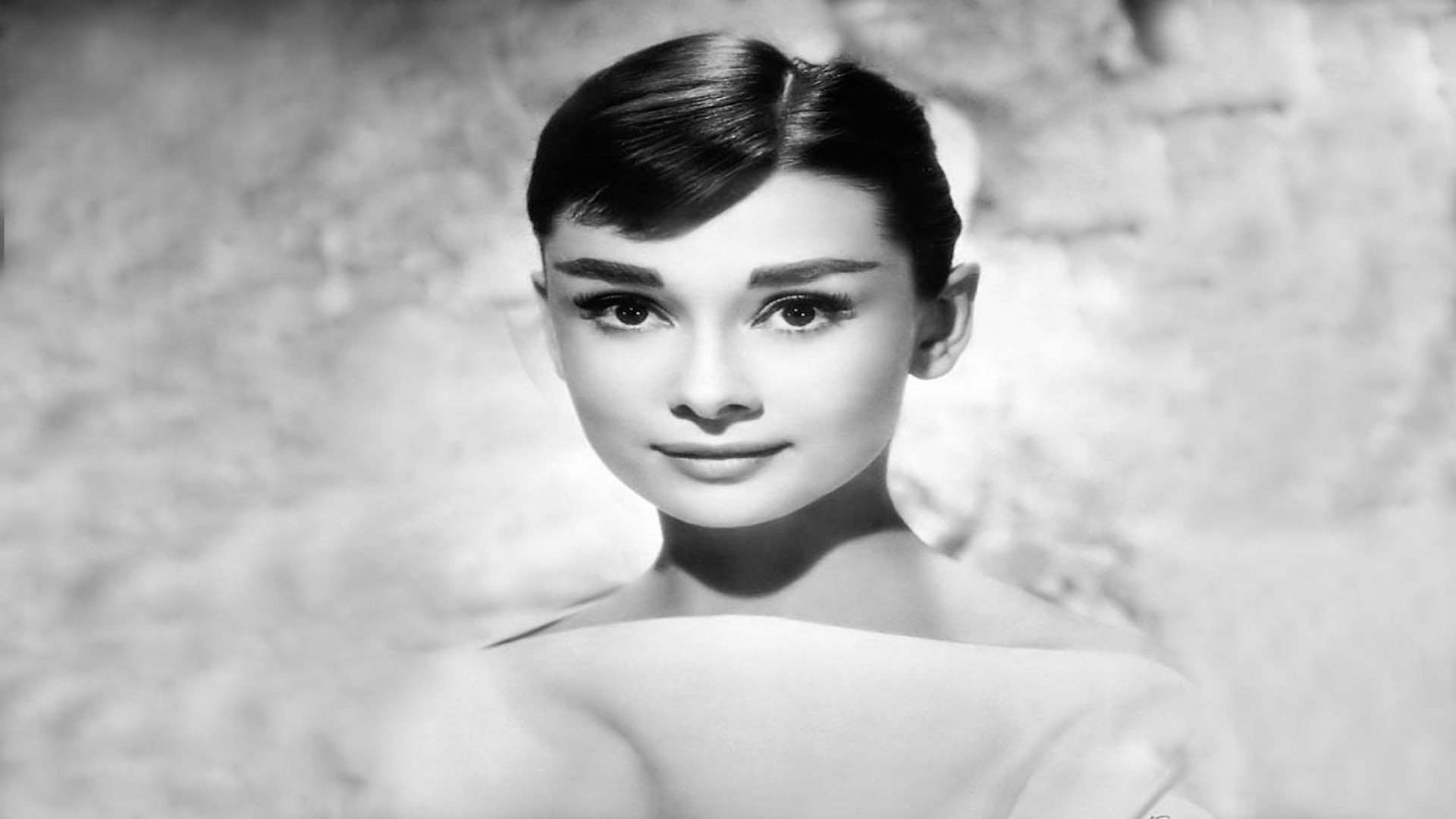 Audrey Hepburn HD Wallpaper