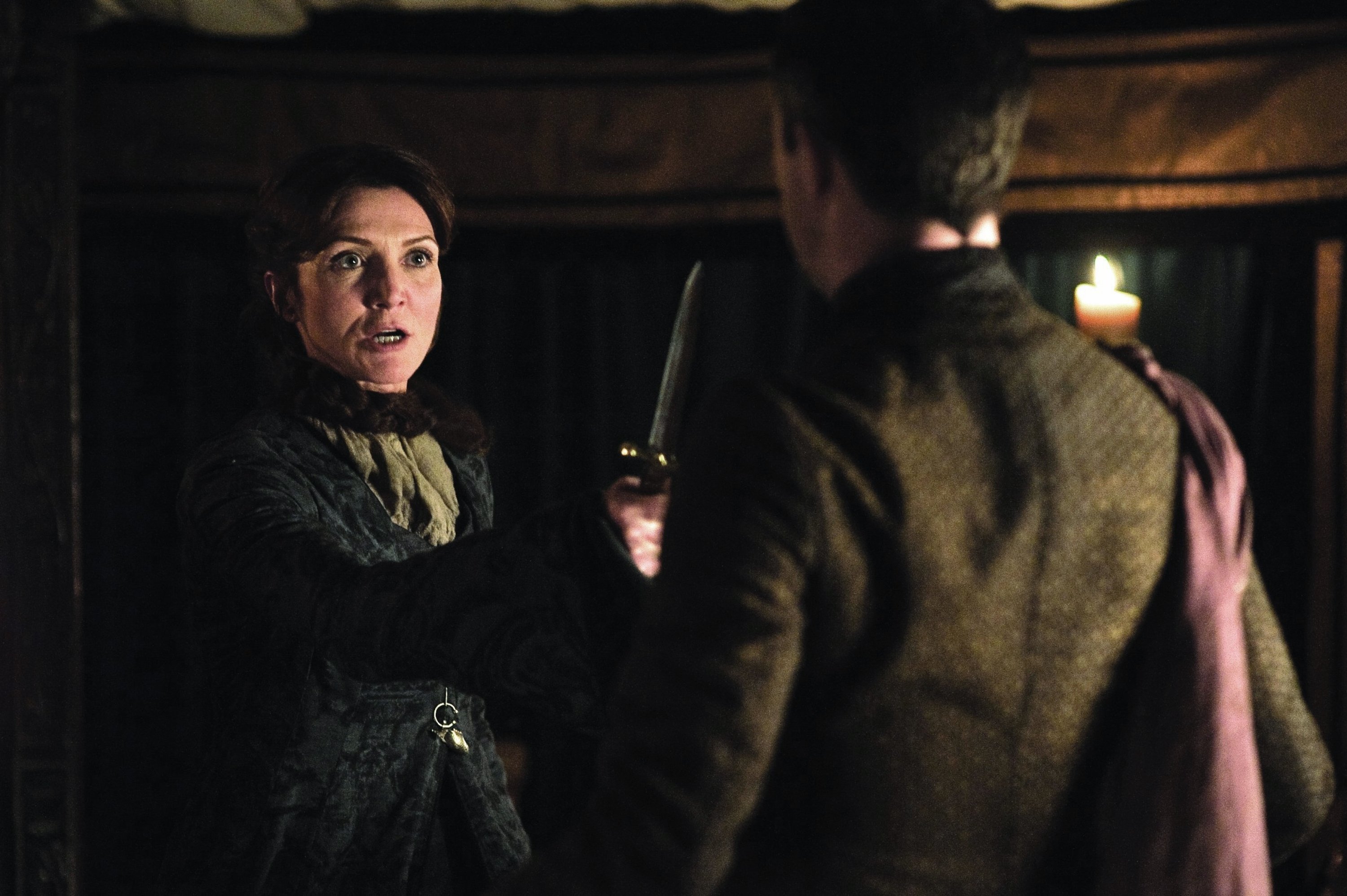 Catelyn Stark from Game of Thrones holding a knife HD Wallpaper