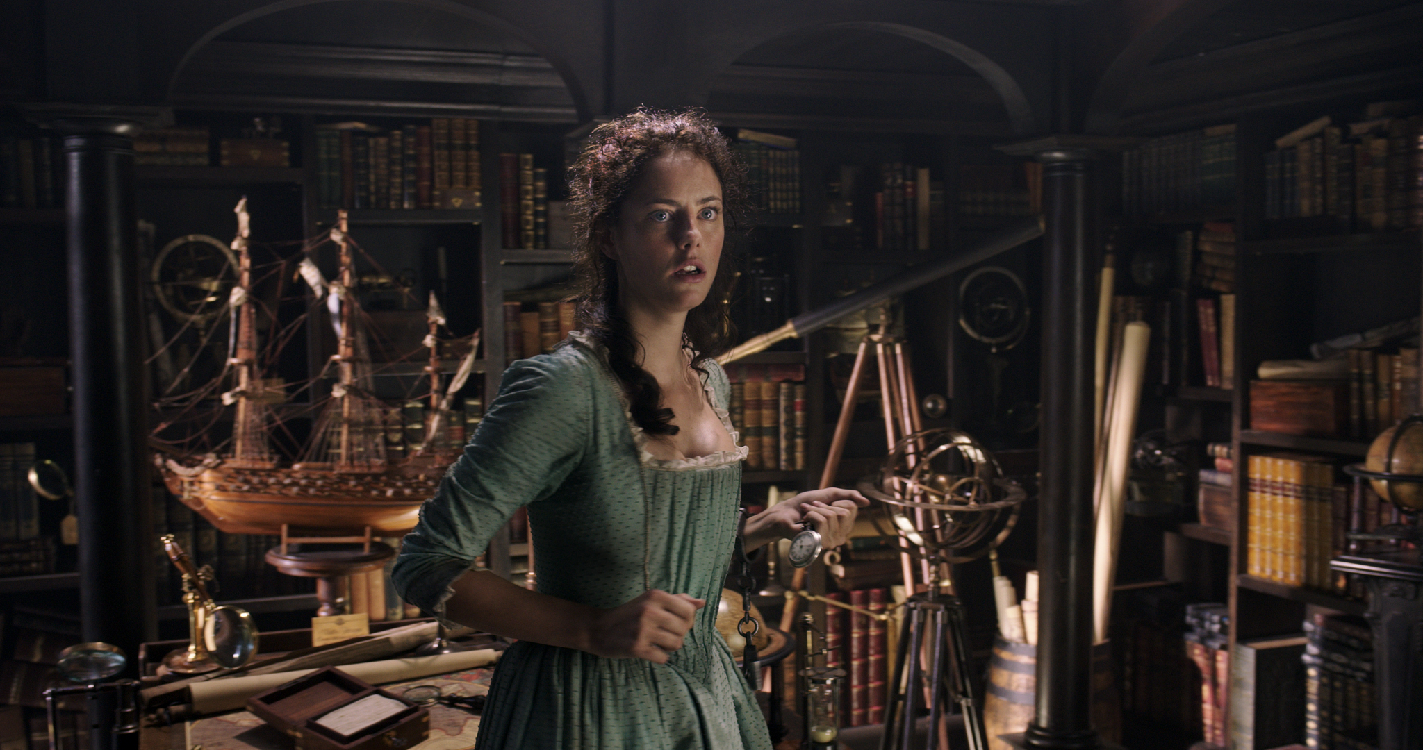 Carina Smyth from Pirates of the Caribbean HD Wallpaper