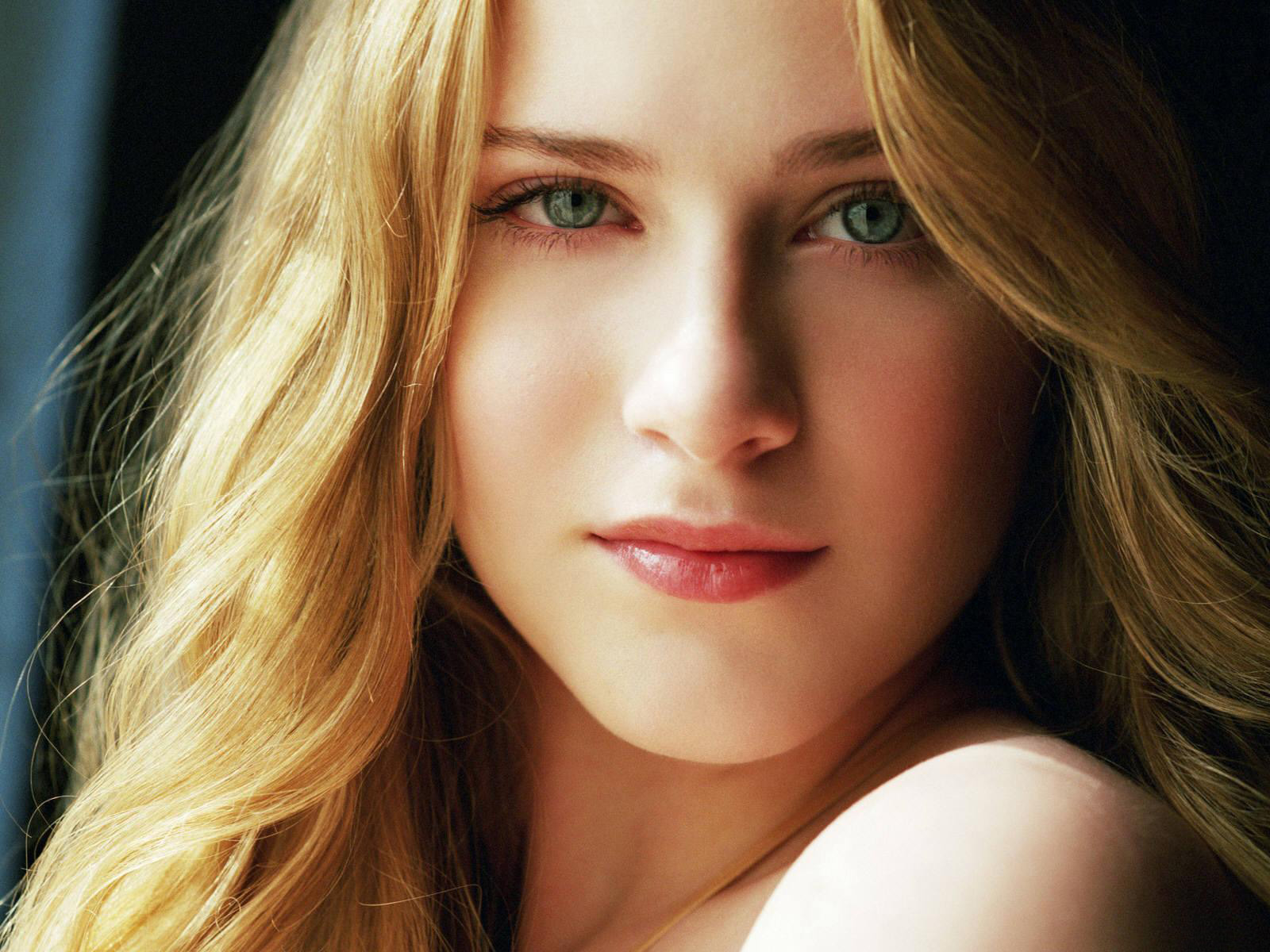 Evan Rachel Wood portrait HD Wallpaper