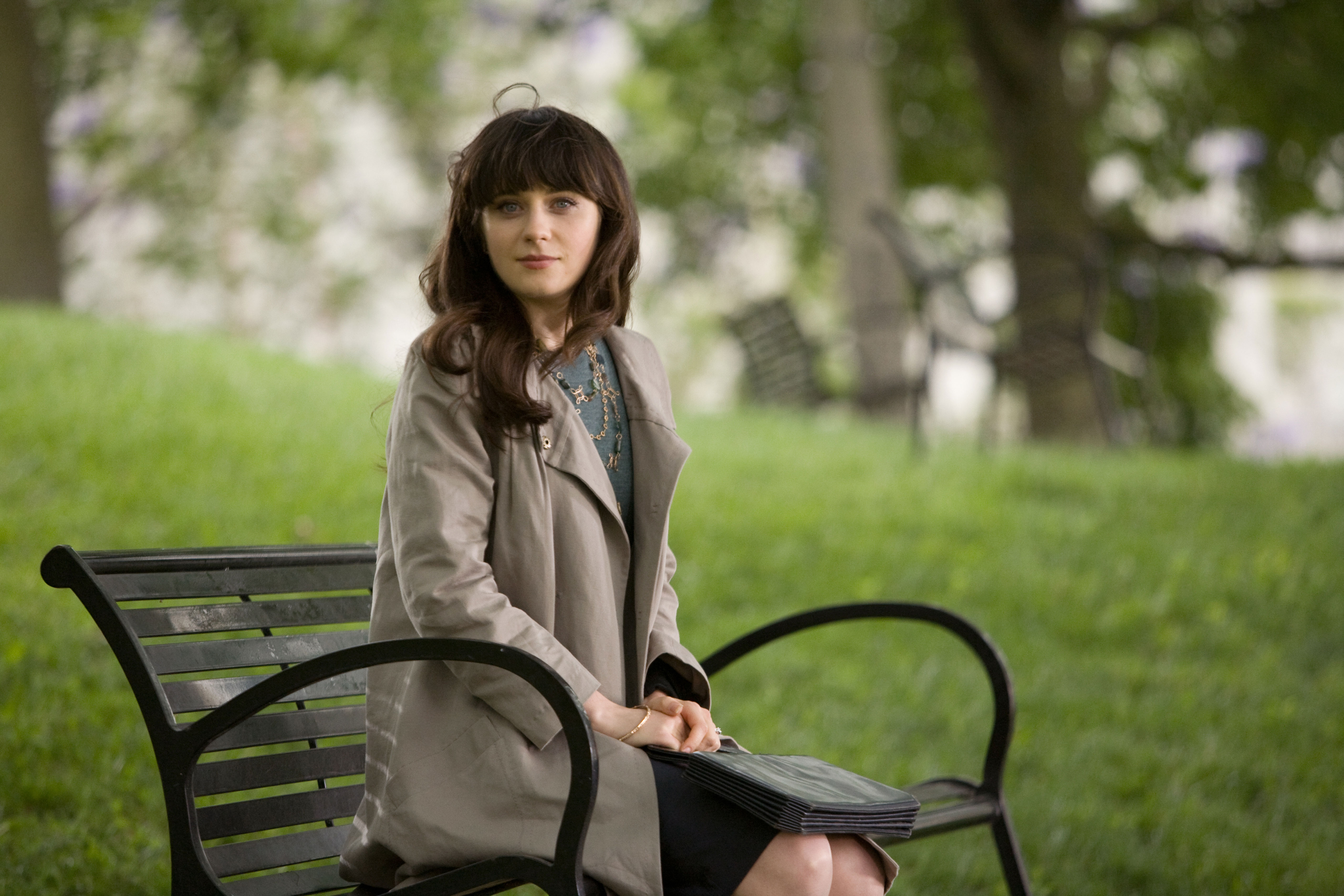 Summer Finn sitting on a park bench HD Wallpaper