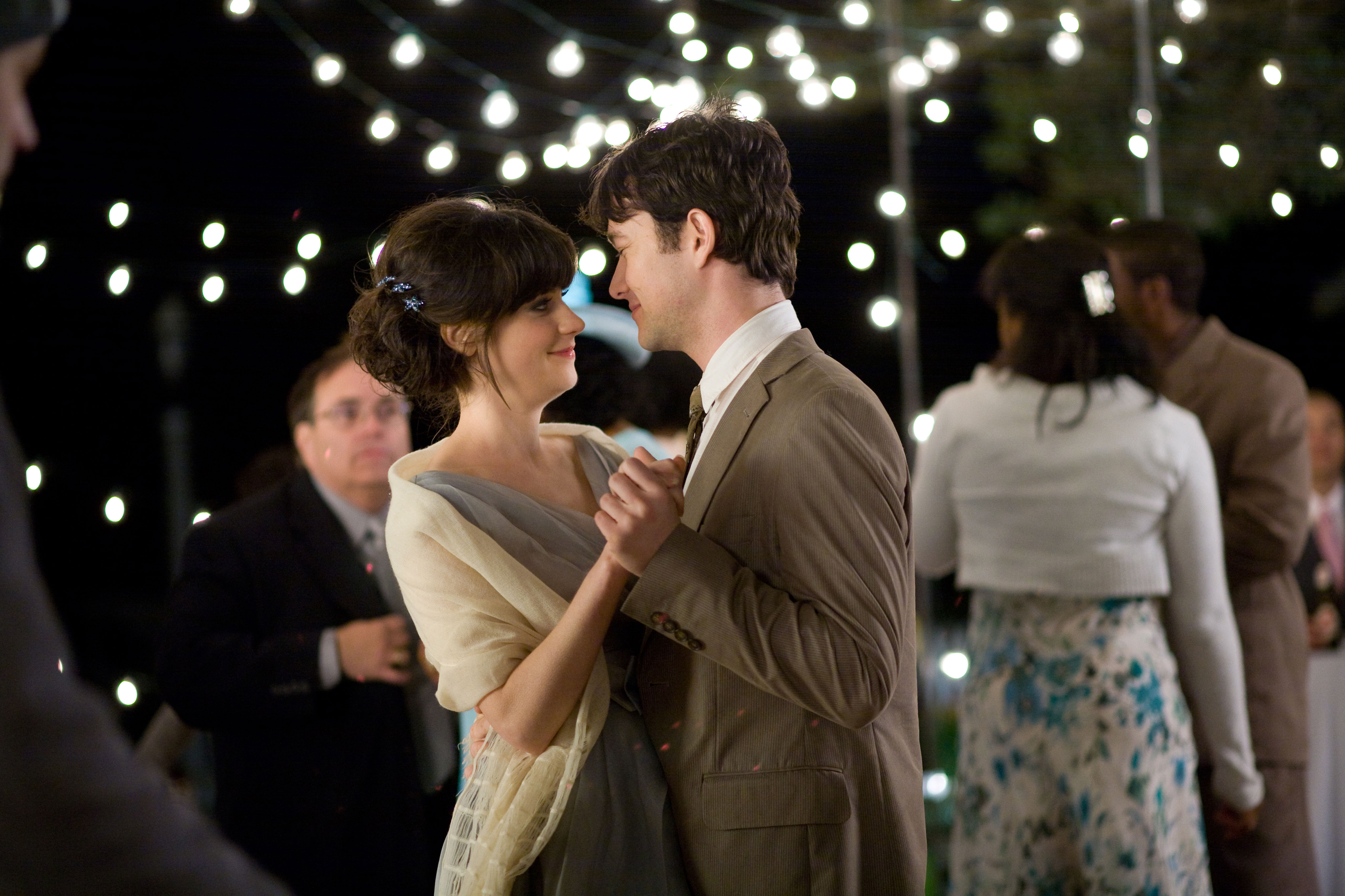 Summer Finn dancing with a man HD Wallpaper