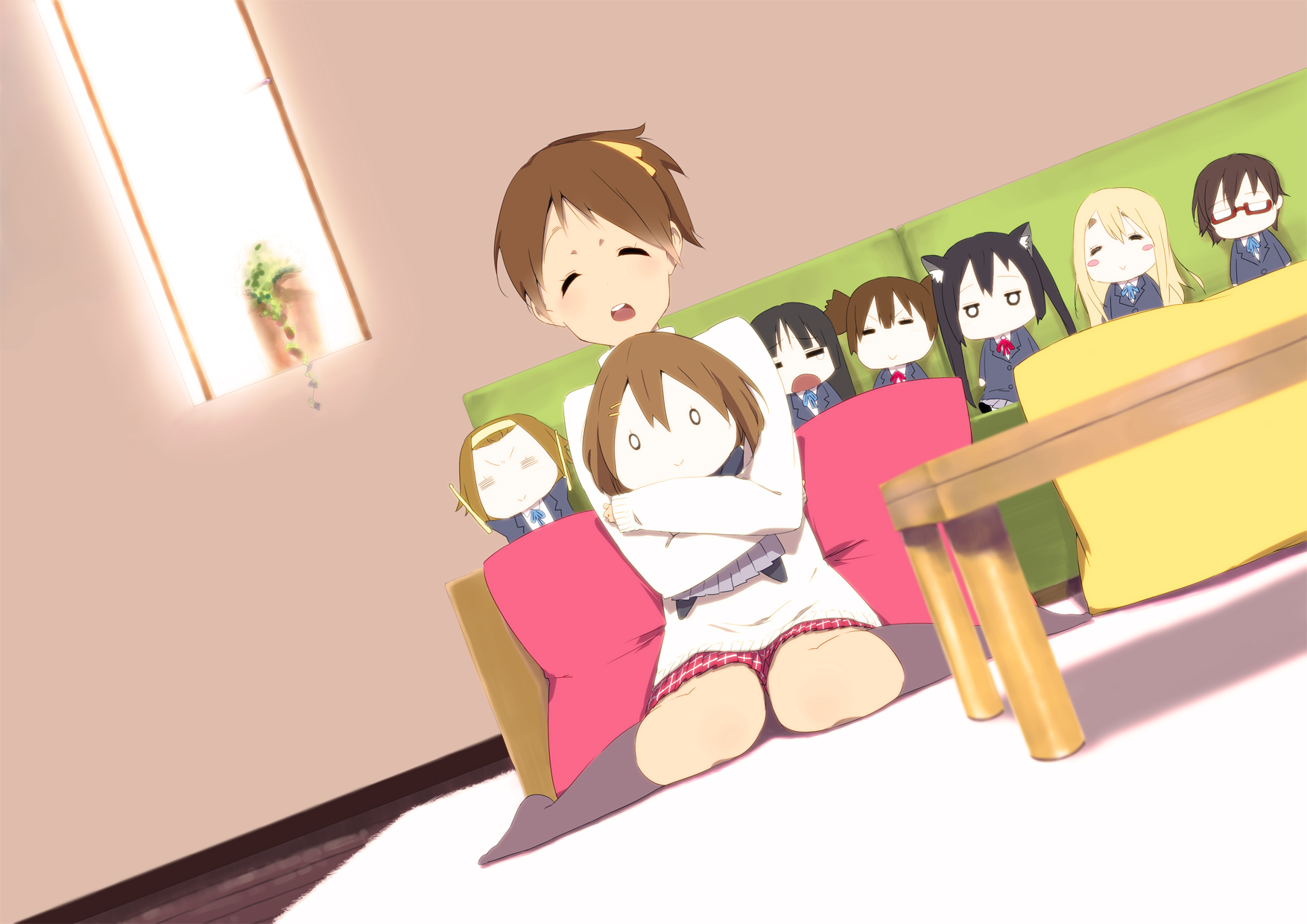 Ui Hirasawa and friends on a couch HD Wallpaper