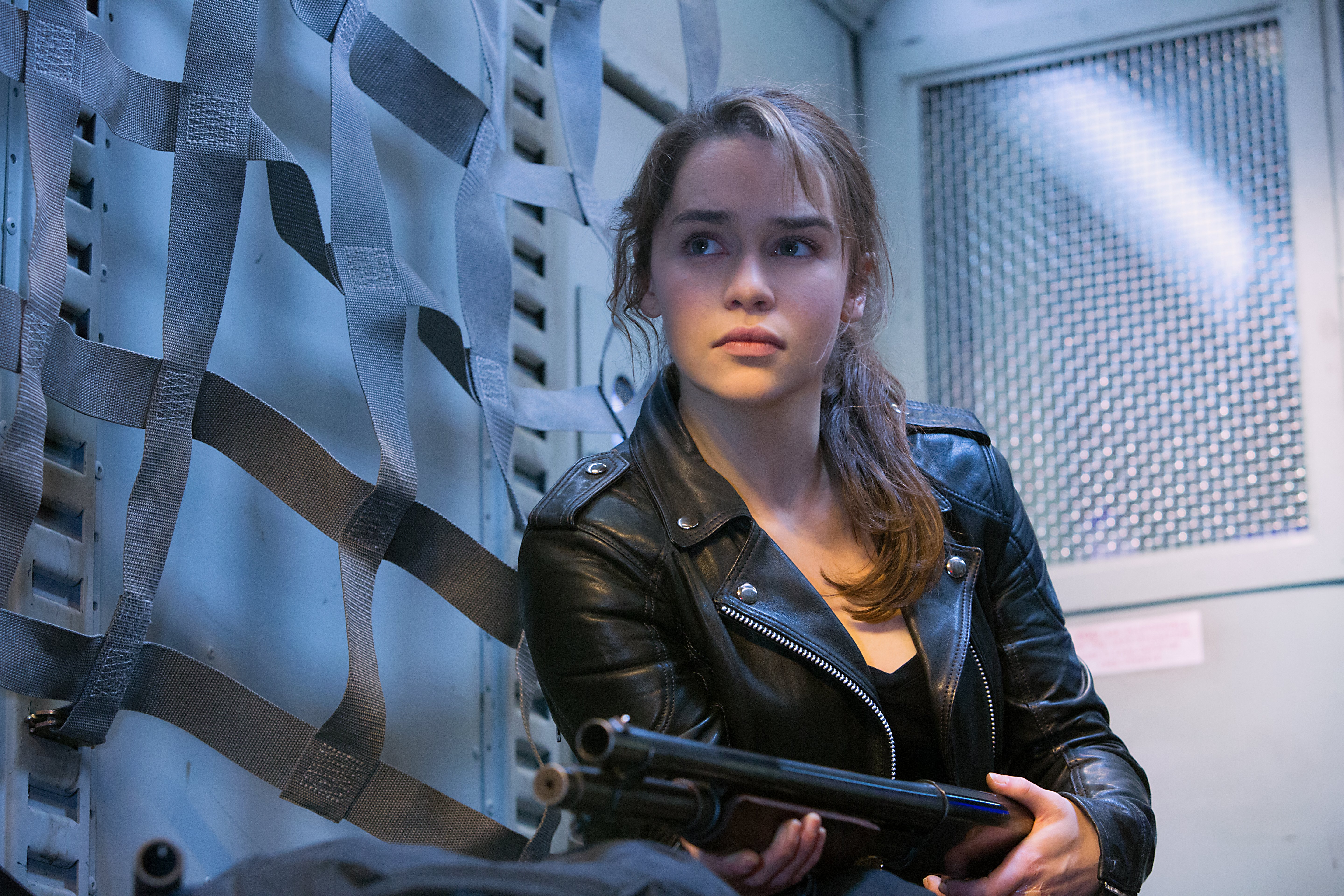 Sarah Connor from Terminator Genisys HD Wallpaper