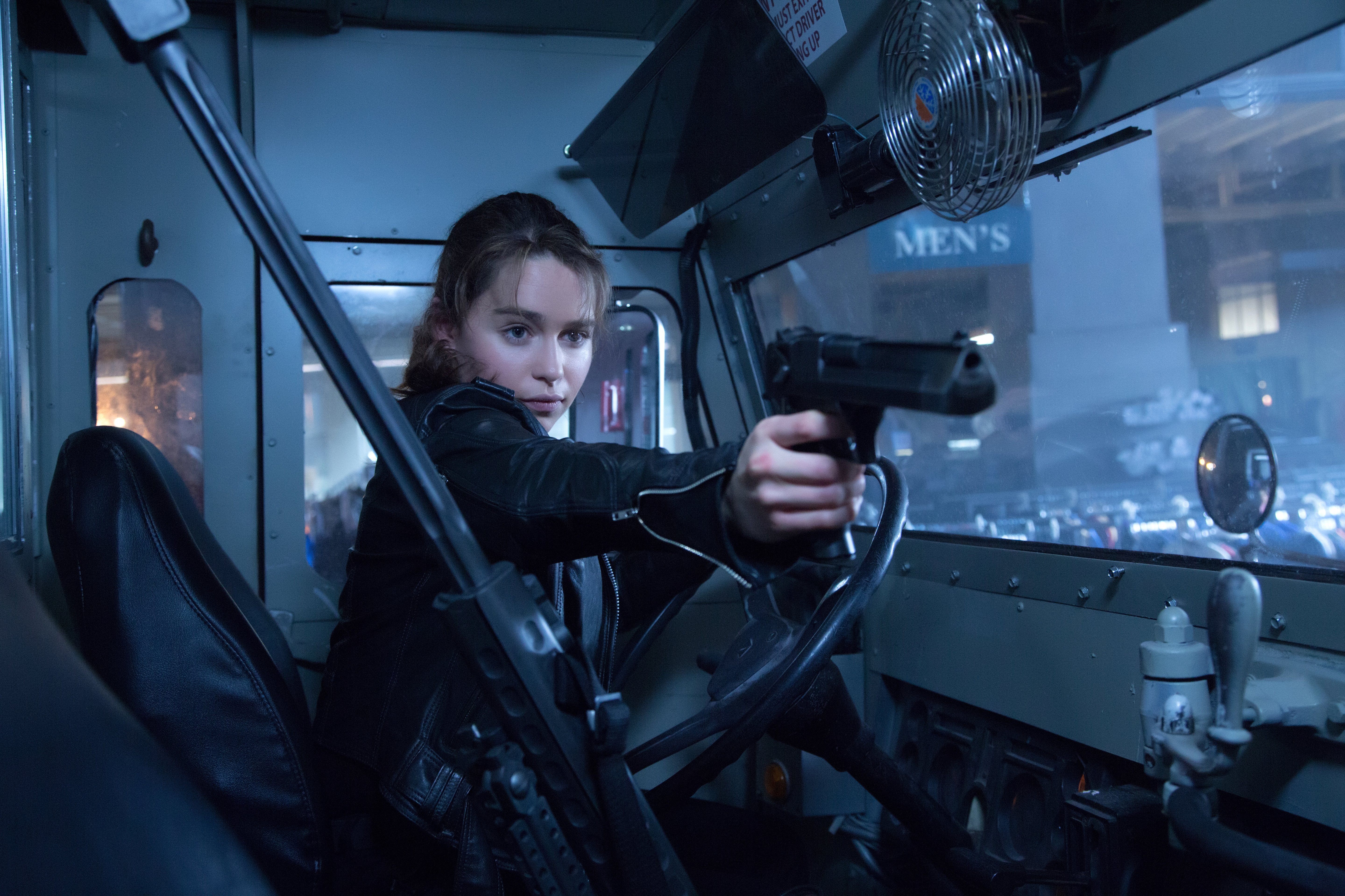Sarah Connor from Terminator Genisys HD Wallpaper
