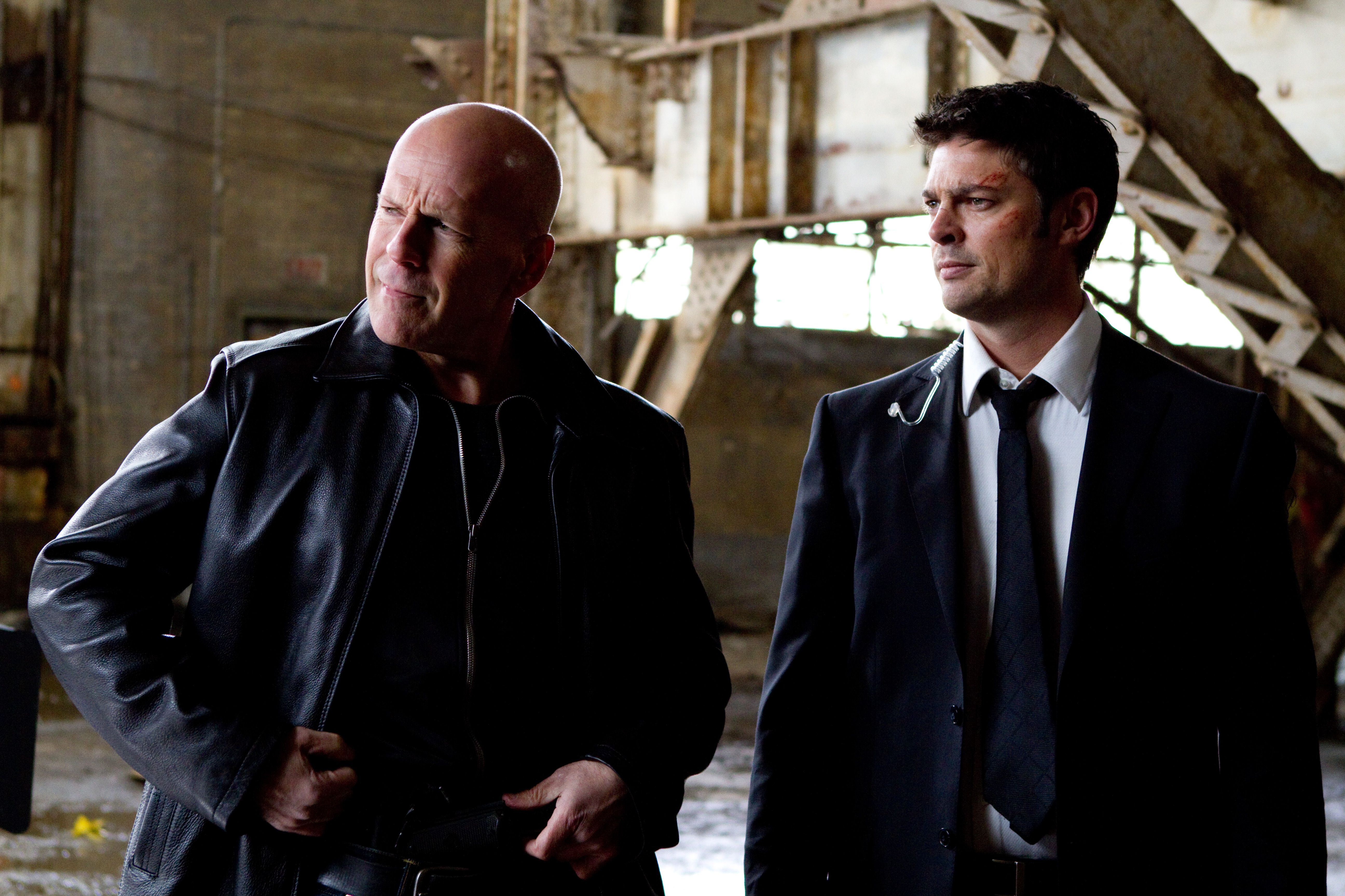 Frank Moses in a Warehouse HD Wallpaper