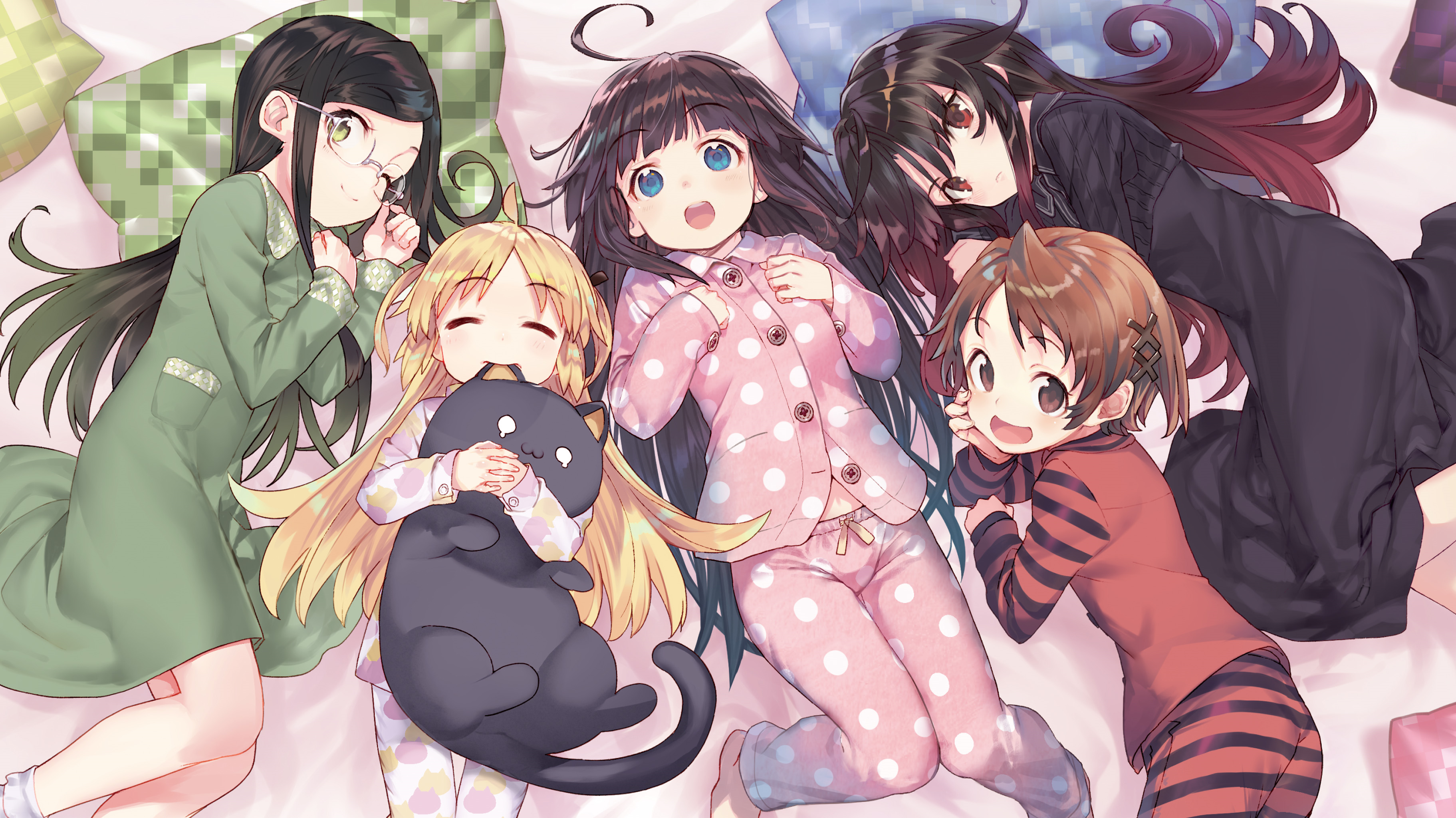 Ai Hinatsuru and friends in pajamas HD Wallpaper