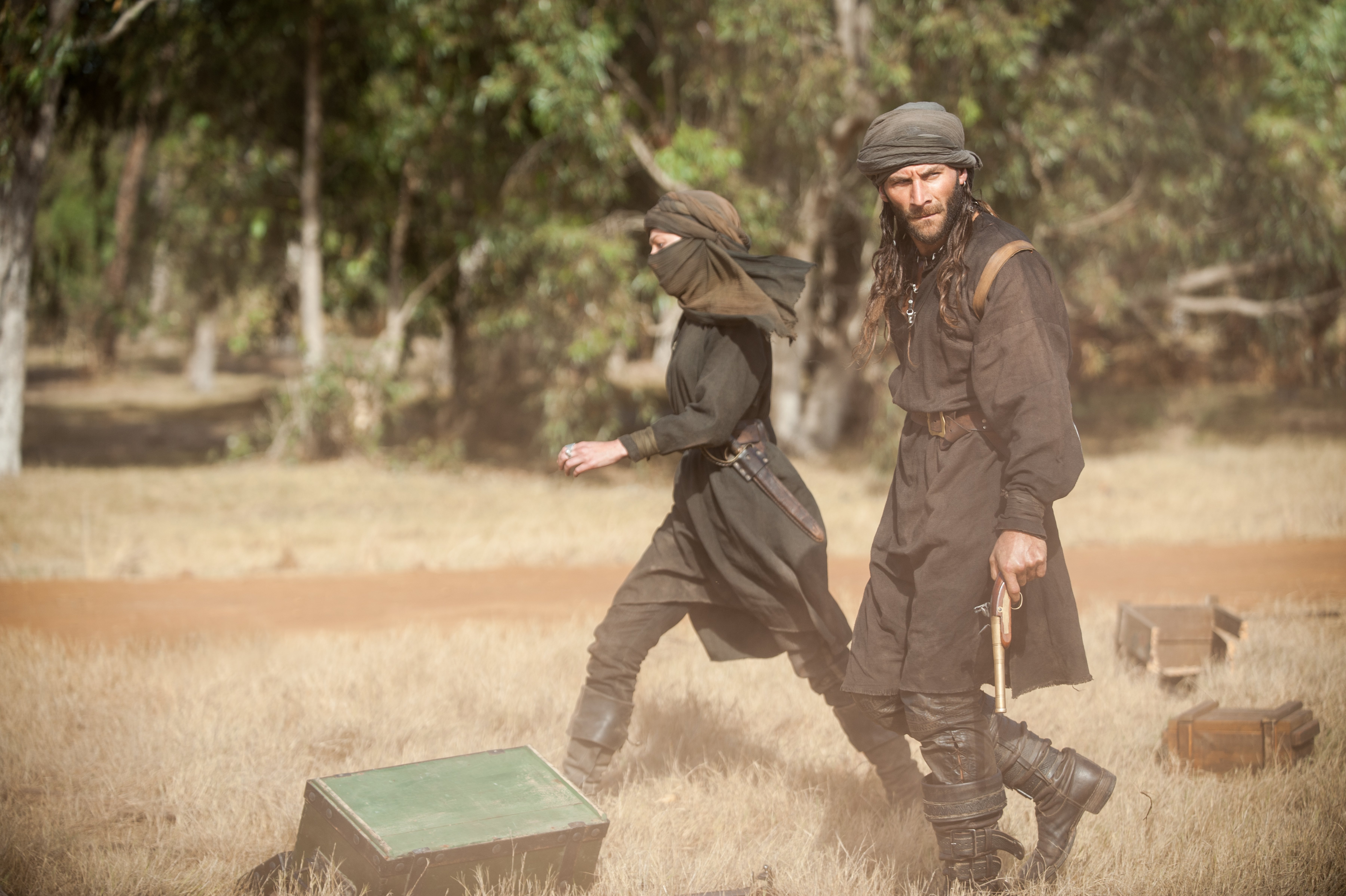 Charles Vane from Black Sails in a field HD Wallpaper