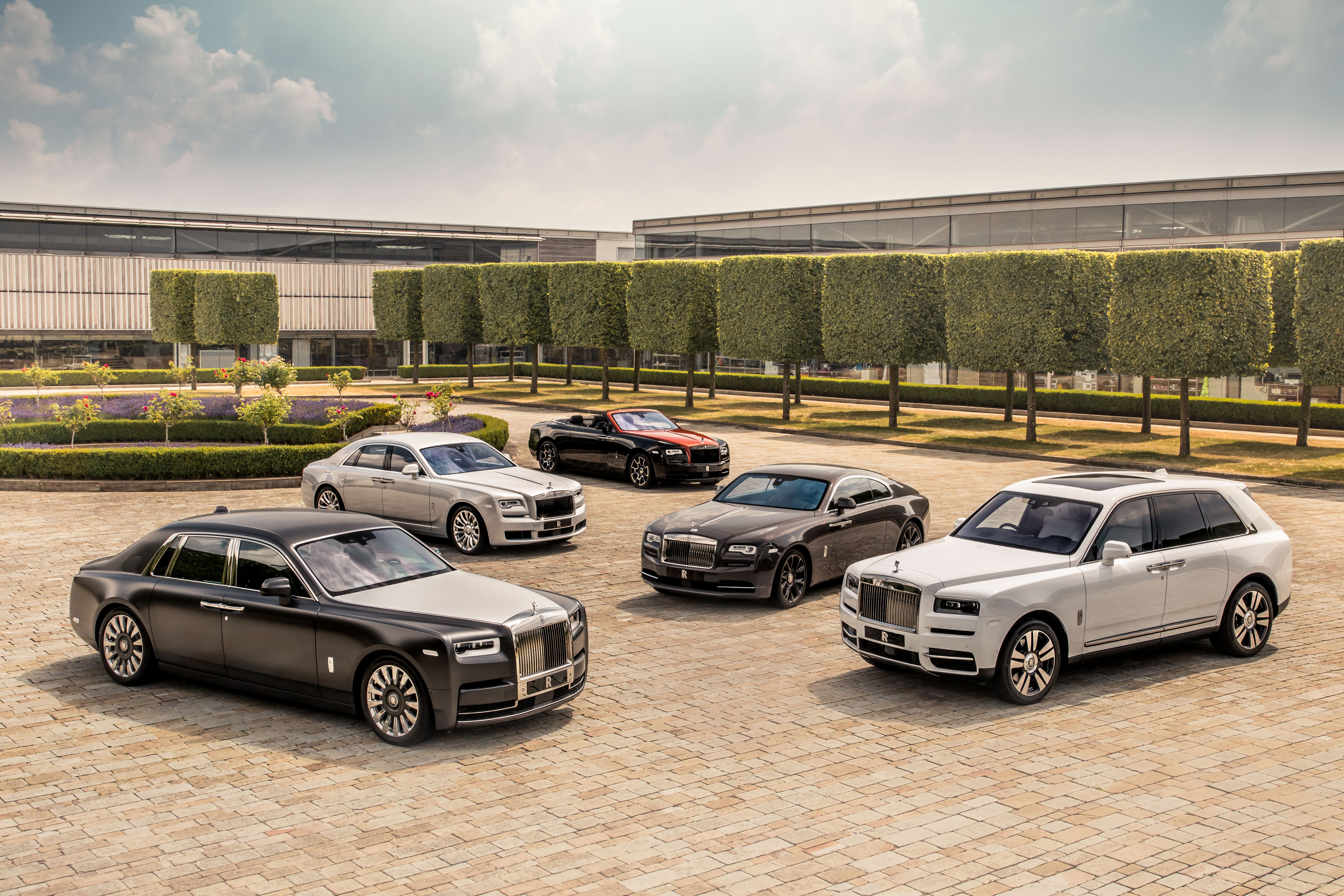 Rolls-Royce Phantom, Cullinan, Dawn, Wraith, and Ghost HD Wallpaper