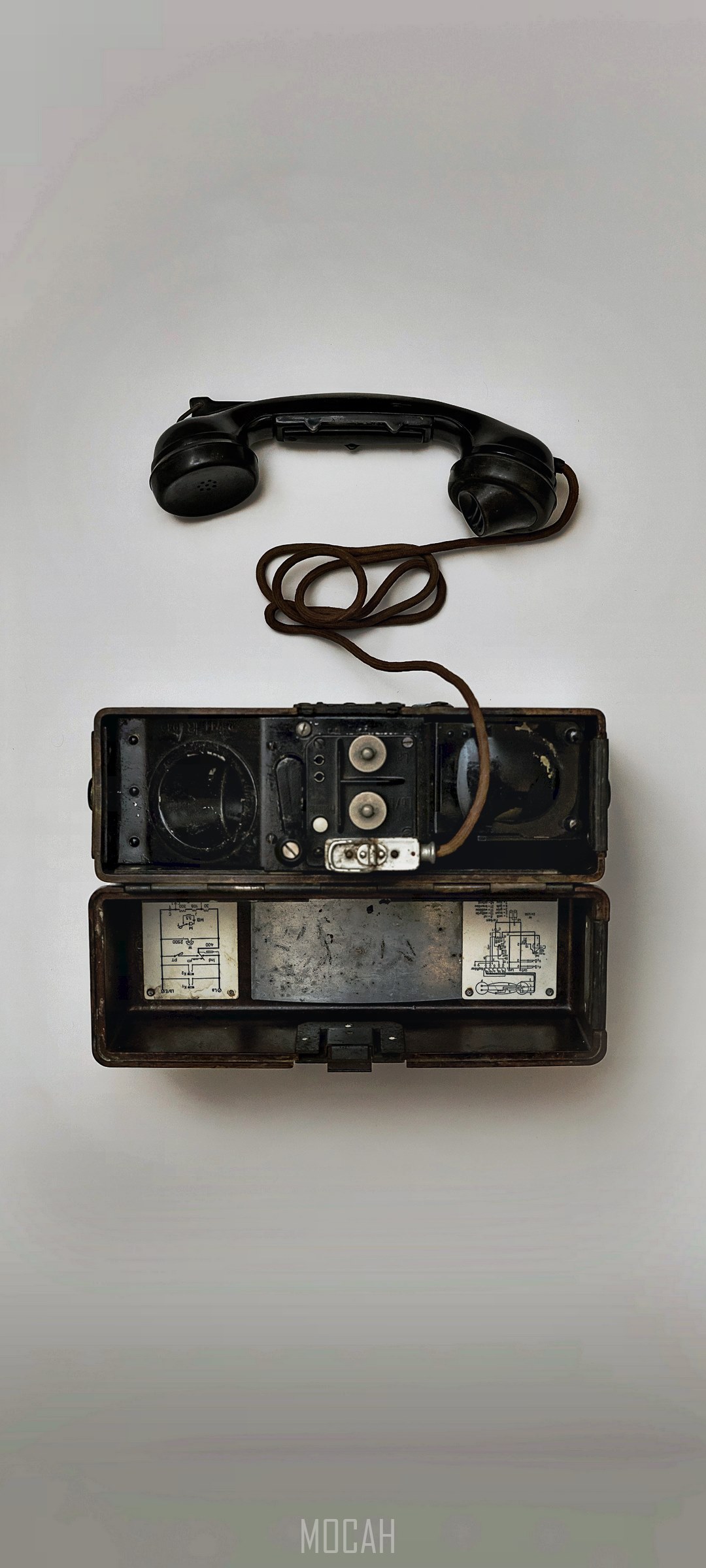 Vintage telephone with handset and open case HD Phone Wallpaper