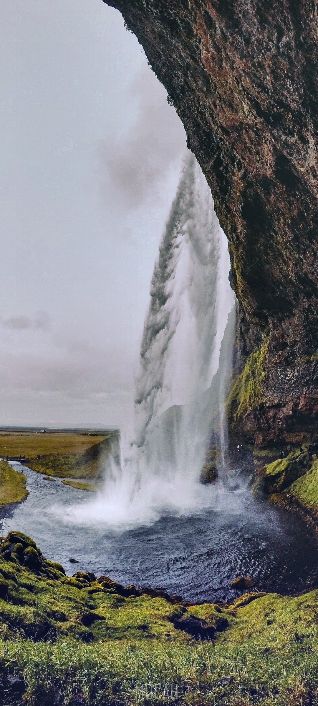 Seljalandsfoss waterfall in Iceland HD Phone Wallpaper