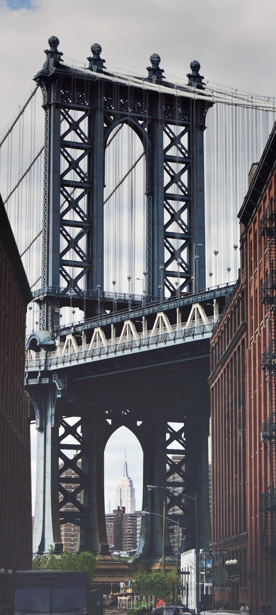 Manhattan Bridge and Empire State Building, New York City HD Phone Wallpaper
