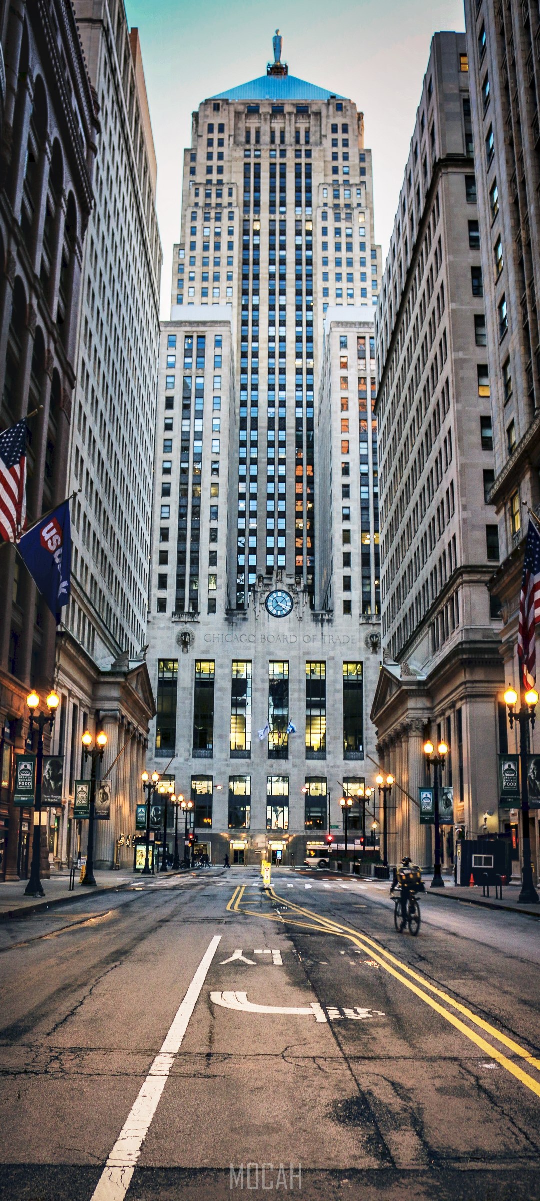 Chicago Downtown Street View with Historic Skyscraper HD Phone Wallpaper