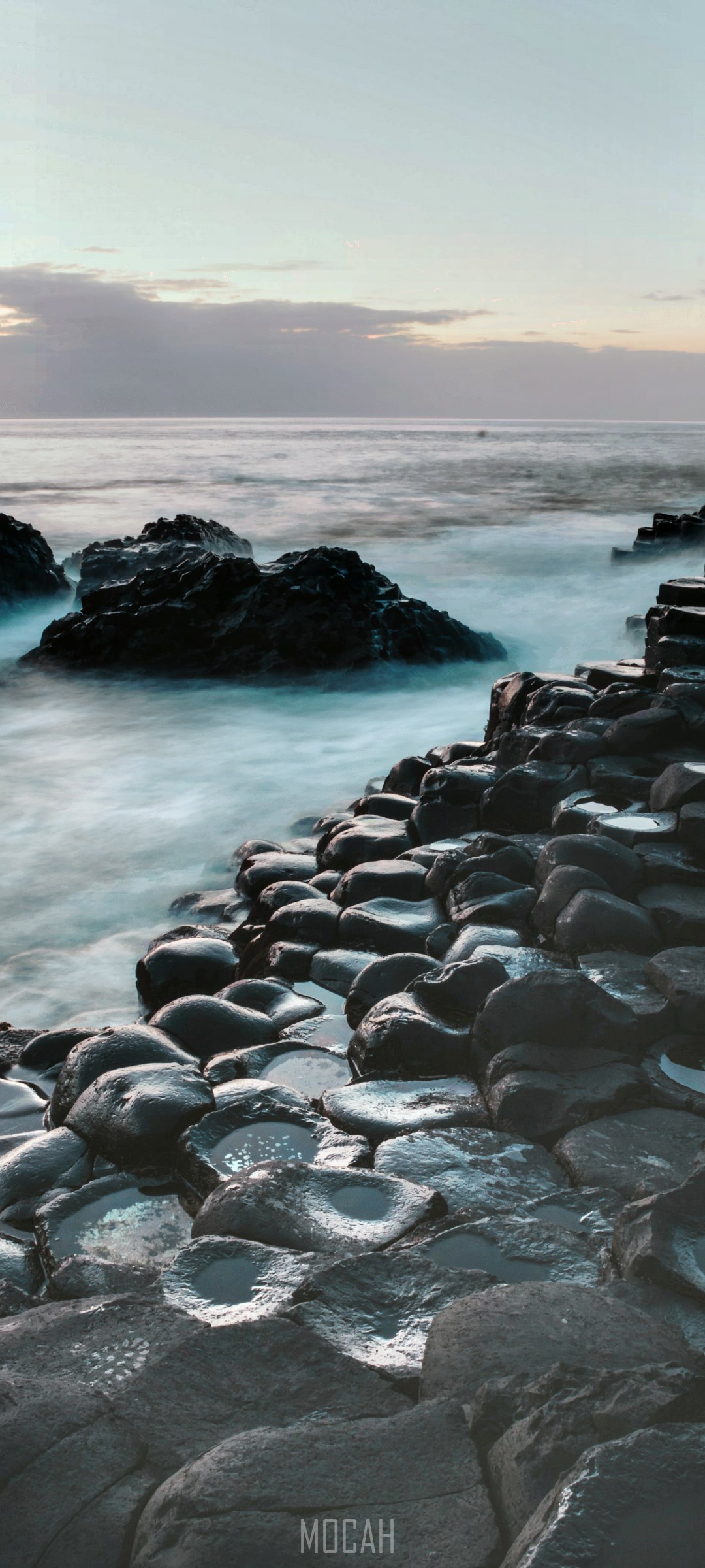 Giant's Causeway, Northern Ireland HD Phone Wallpaper