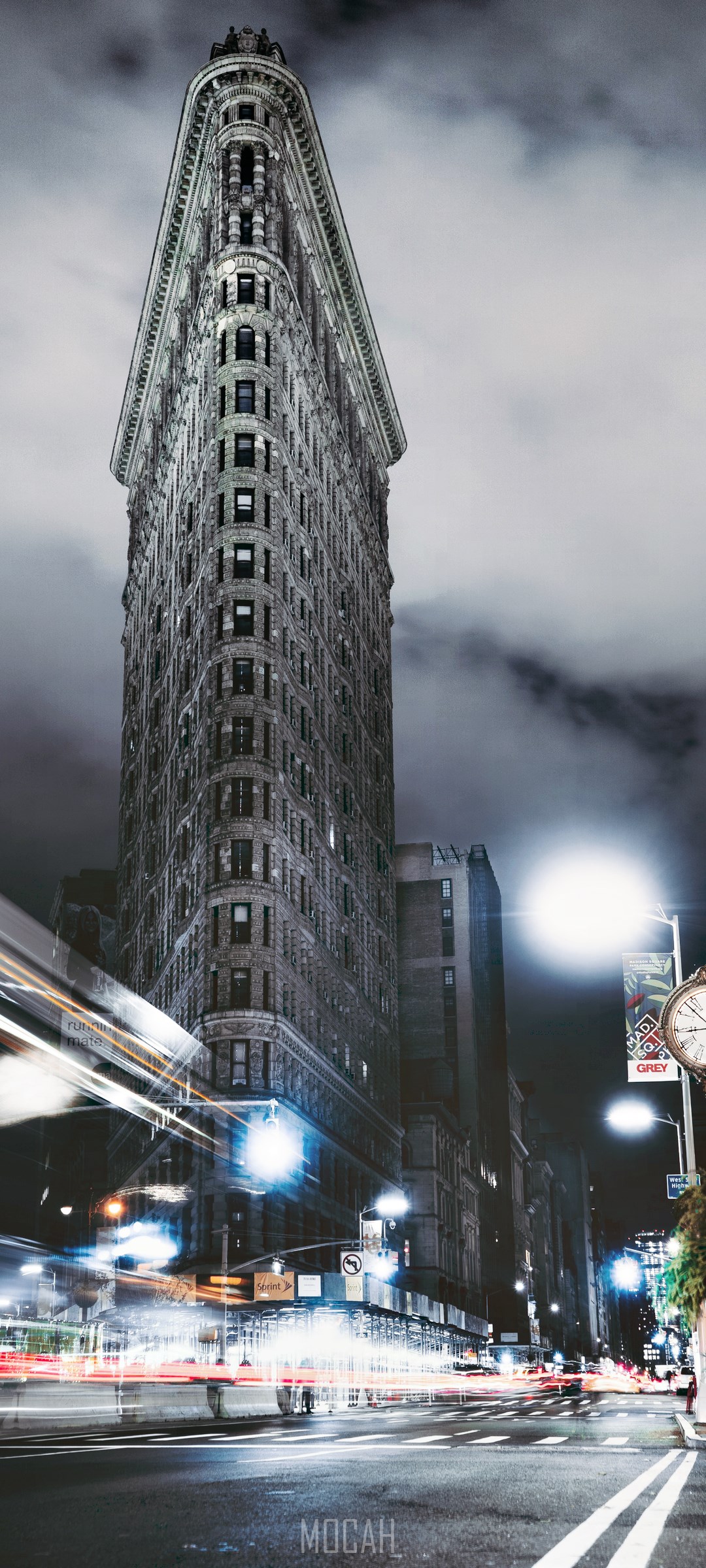 Flatiron Building at night with light trails HD Phone Wallpaper