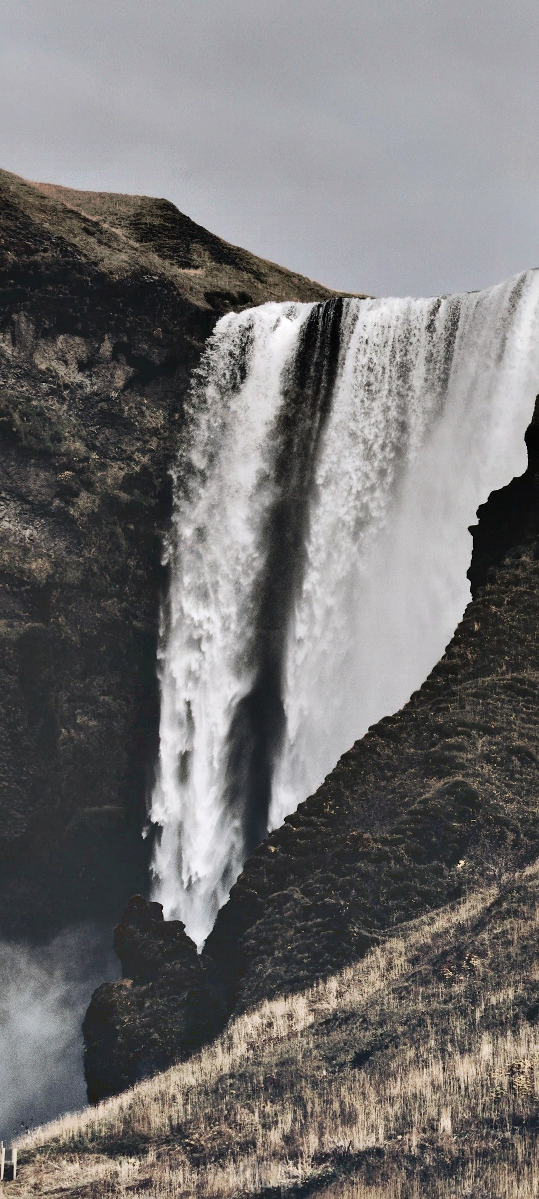 Skogafoss waterfall in Iceland HD Phone Wallpaper