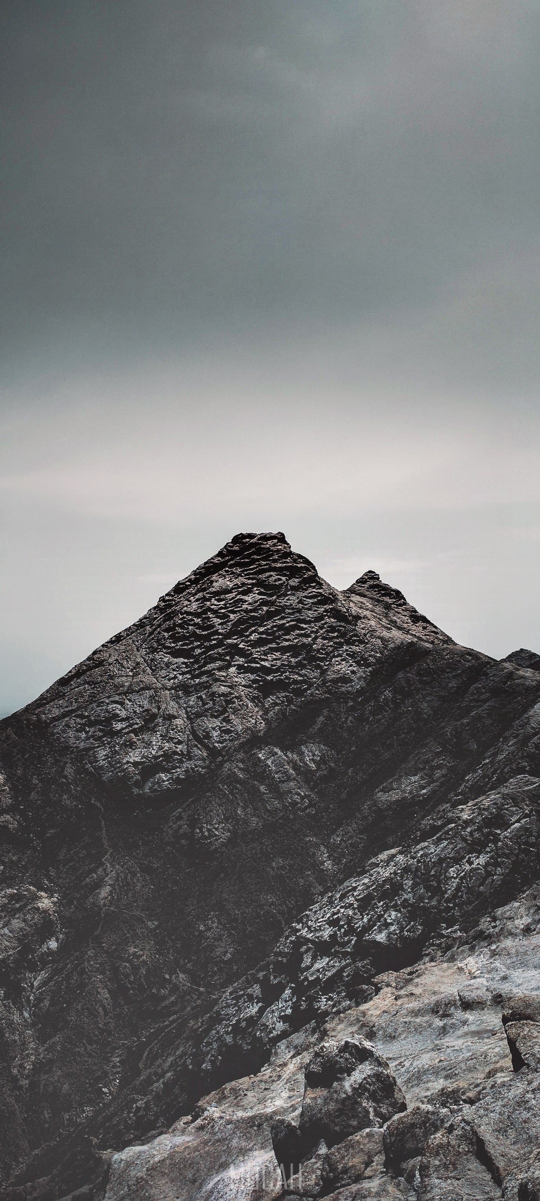 Craggy mountain peak in Iran HD Phone Wallpaper