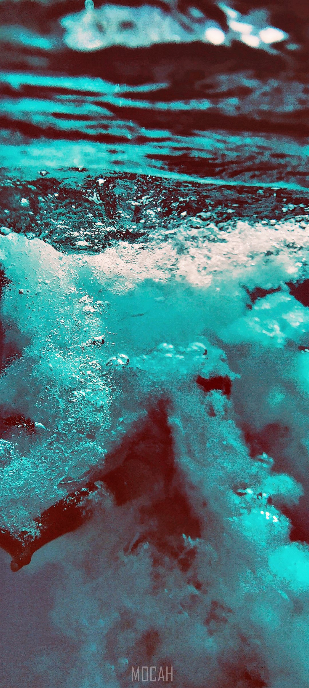 Underwater bubbles and dark water HD Phone Wallpaper