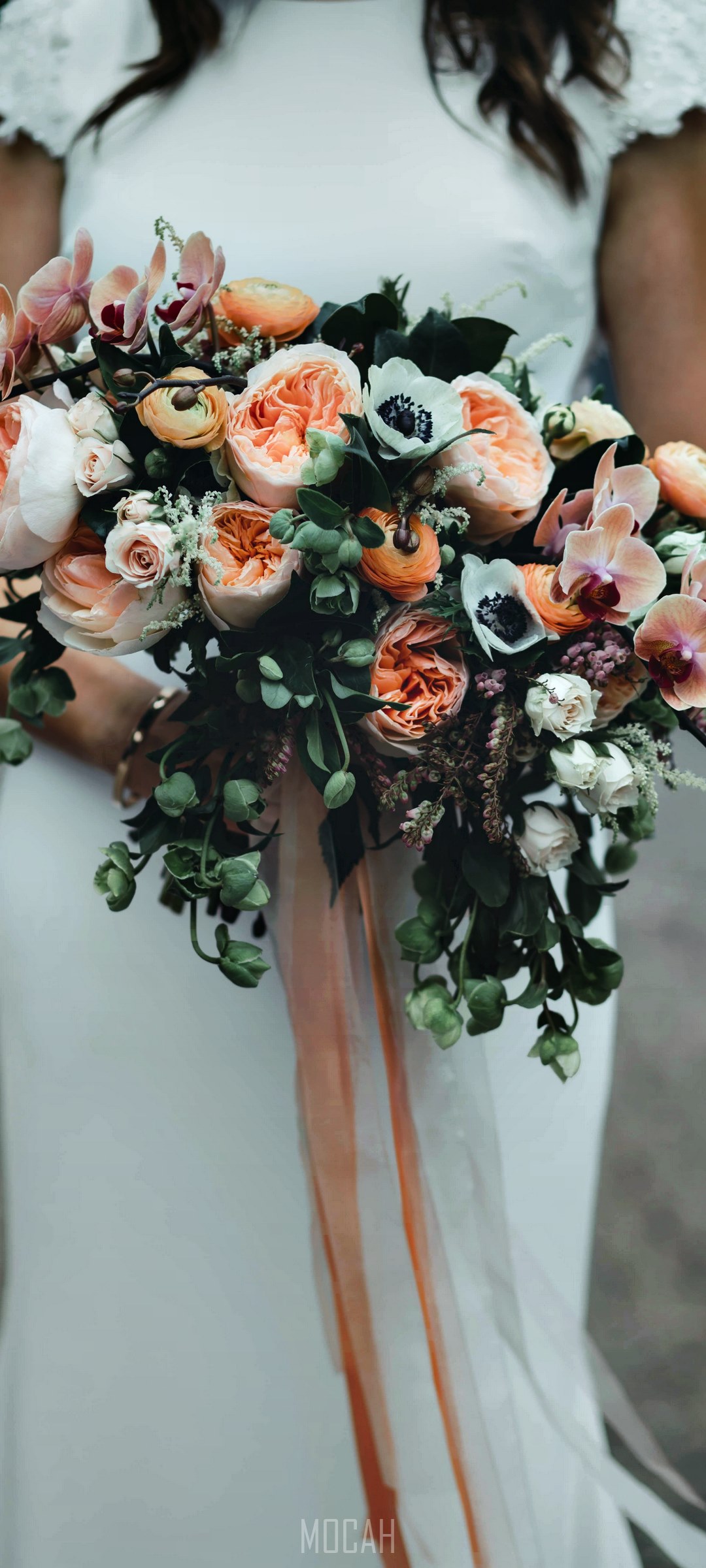 Wedding flower bouquet with peach and white roses HD Phone Wallpaper