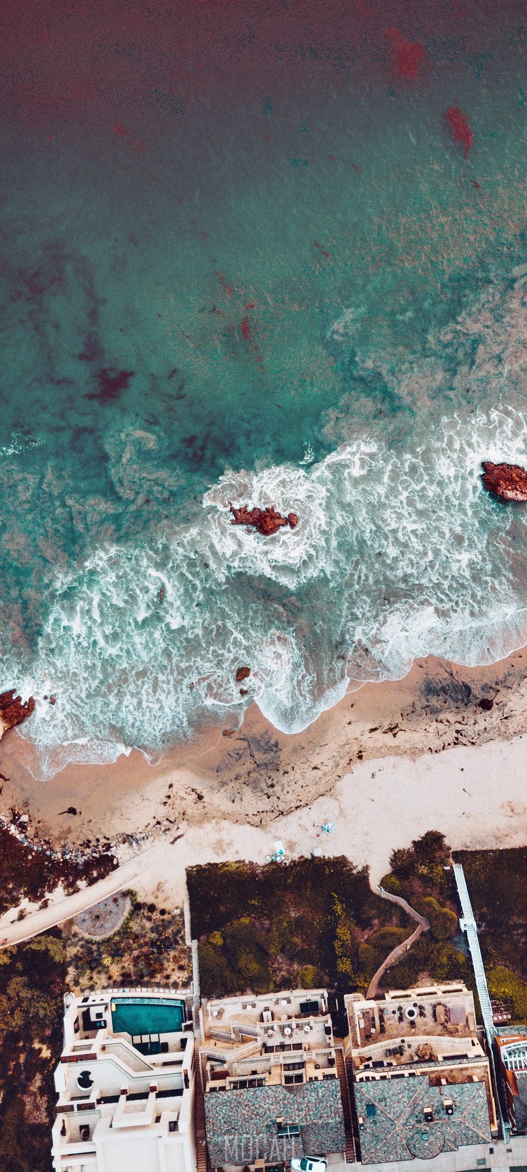 Aerial view of houses on the beach at Corona del Mar HD Phone Wallpaper