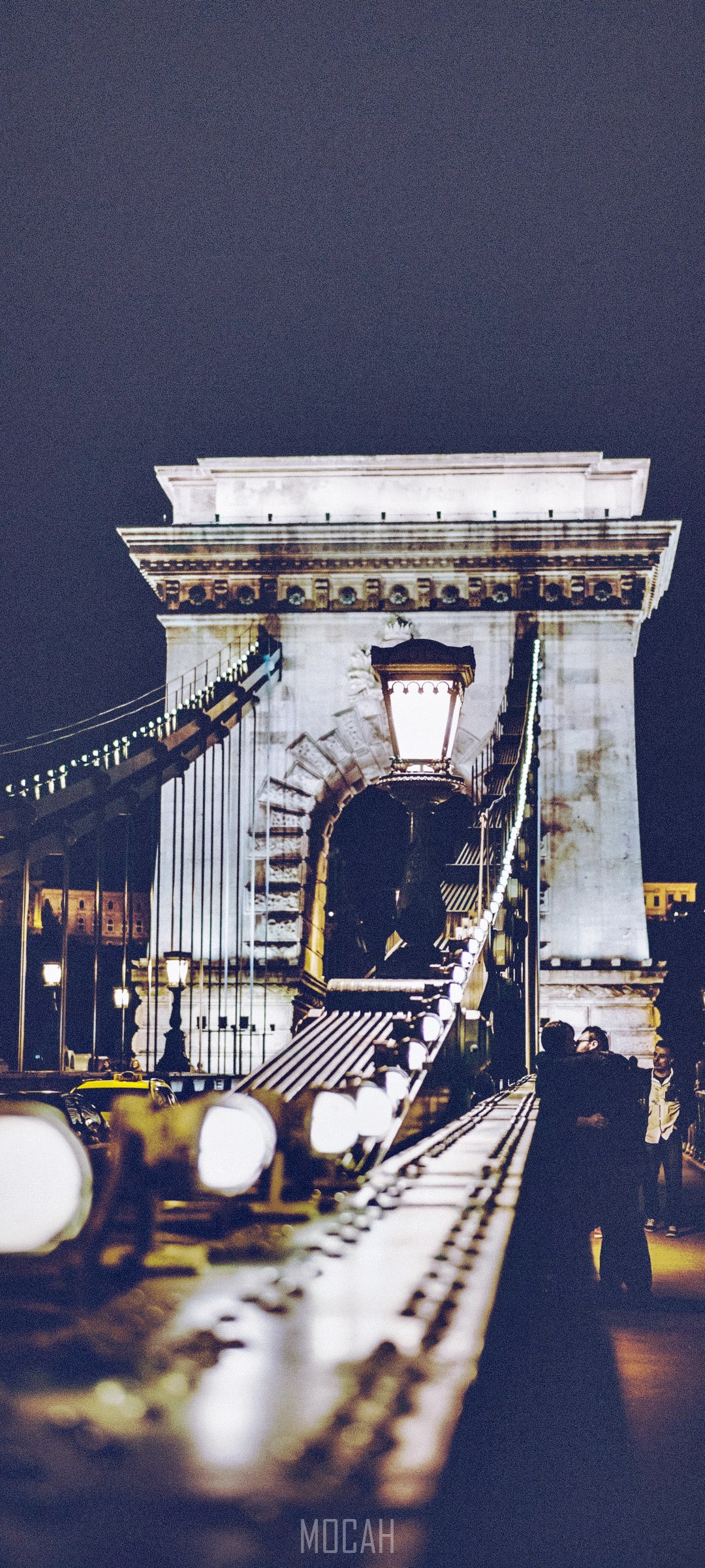 Night view of Chain Bridge with couple HD Phone Wallpaper