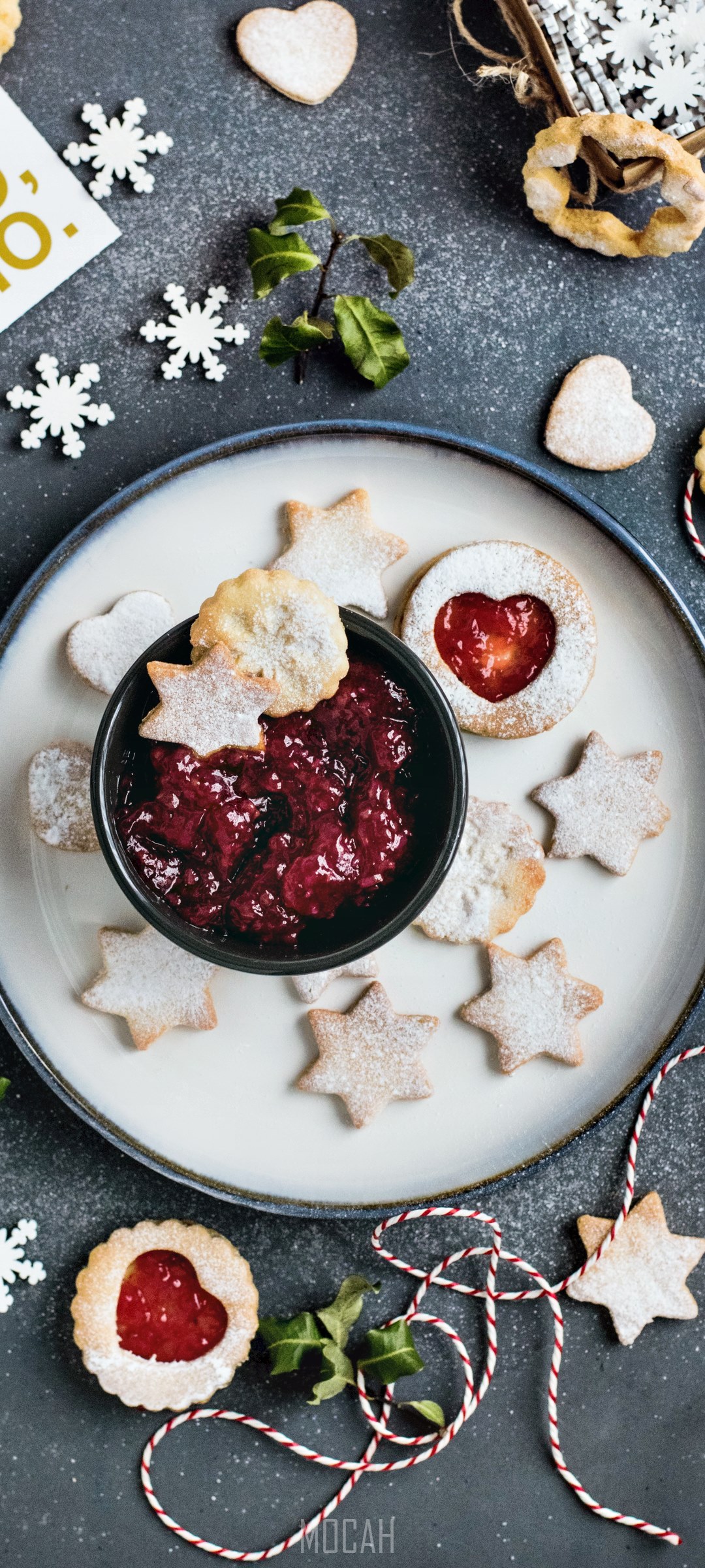 Handmade Christmas cookies with raspberry jam HD Phone Wallpaper