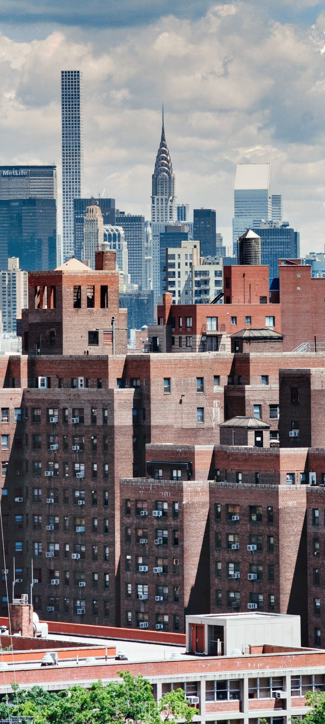 New York City skyline with Chrysler Building HD Phone Wallpaper