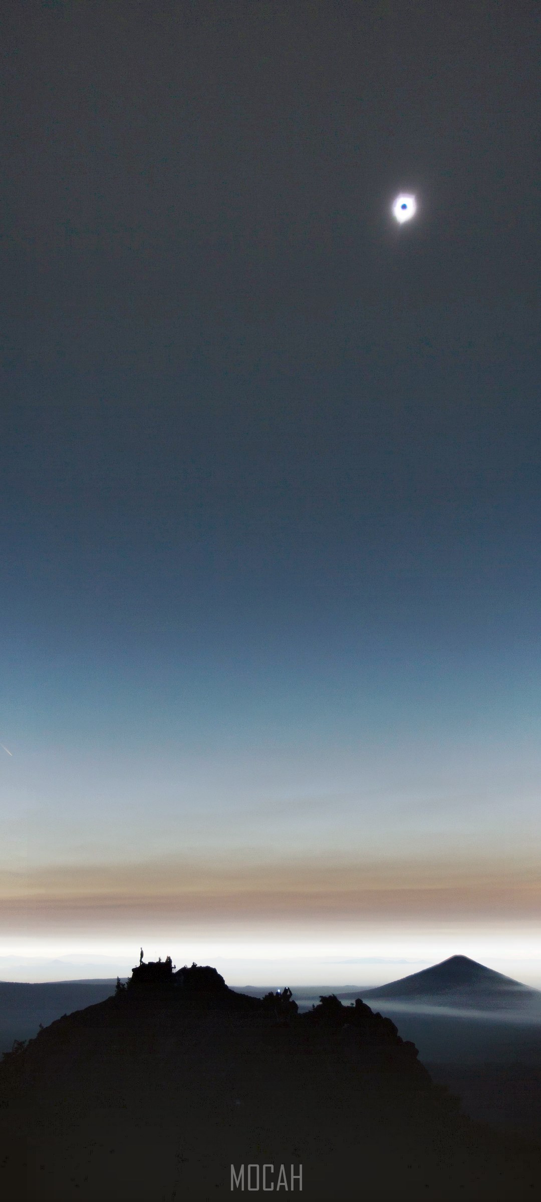 Total solar eclipse over Oregon backcountry HD Phone Wallpaper