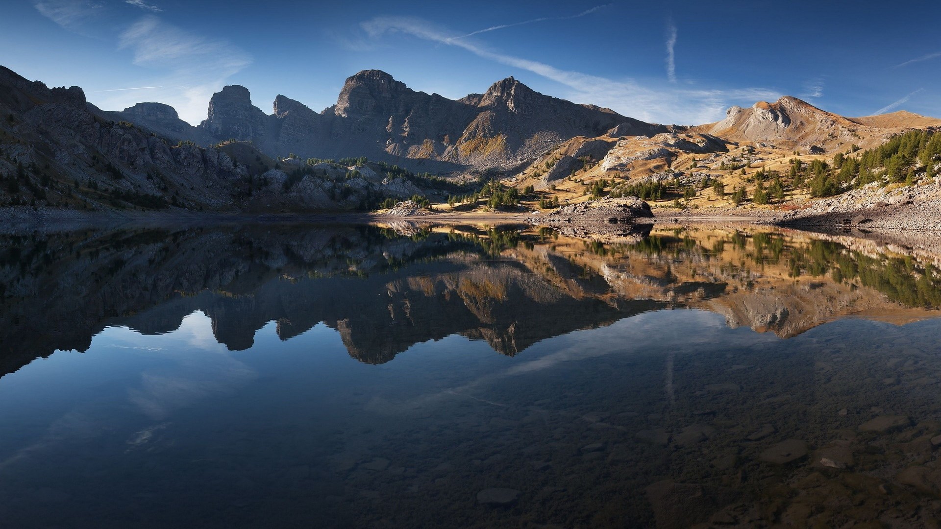 Mountain lake reflection at sunrise HD Wallpaper