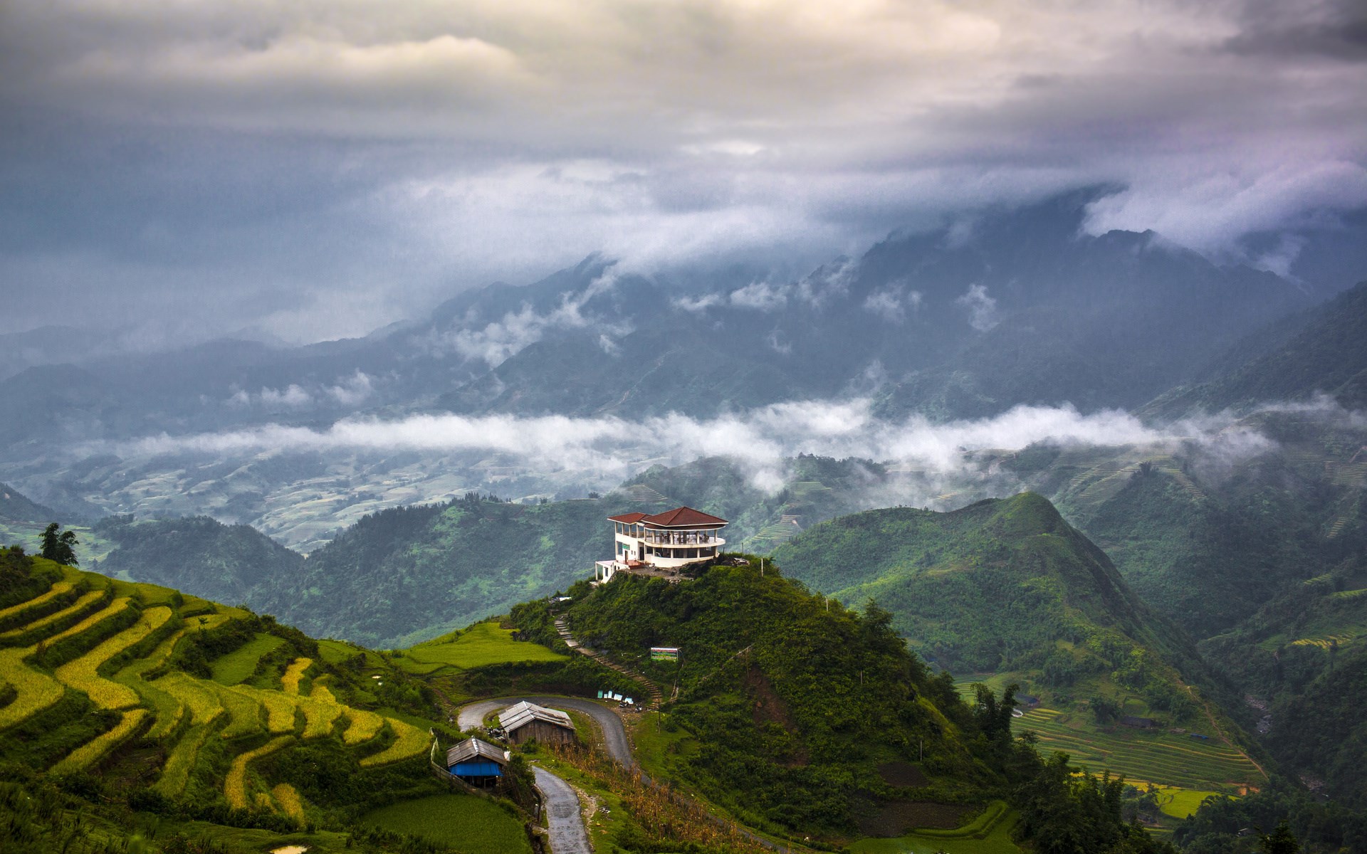 House on a hill with rice terraces and mountains HD Wallpaper