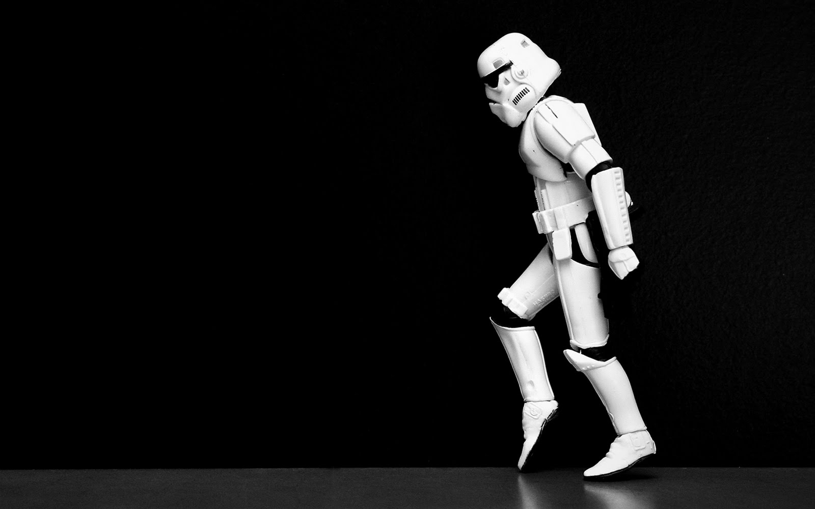 Stormtrooper figurine from Star Wars HD Wallpaper