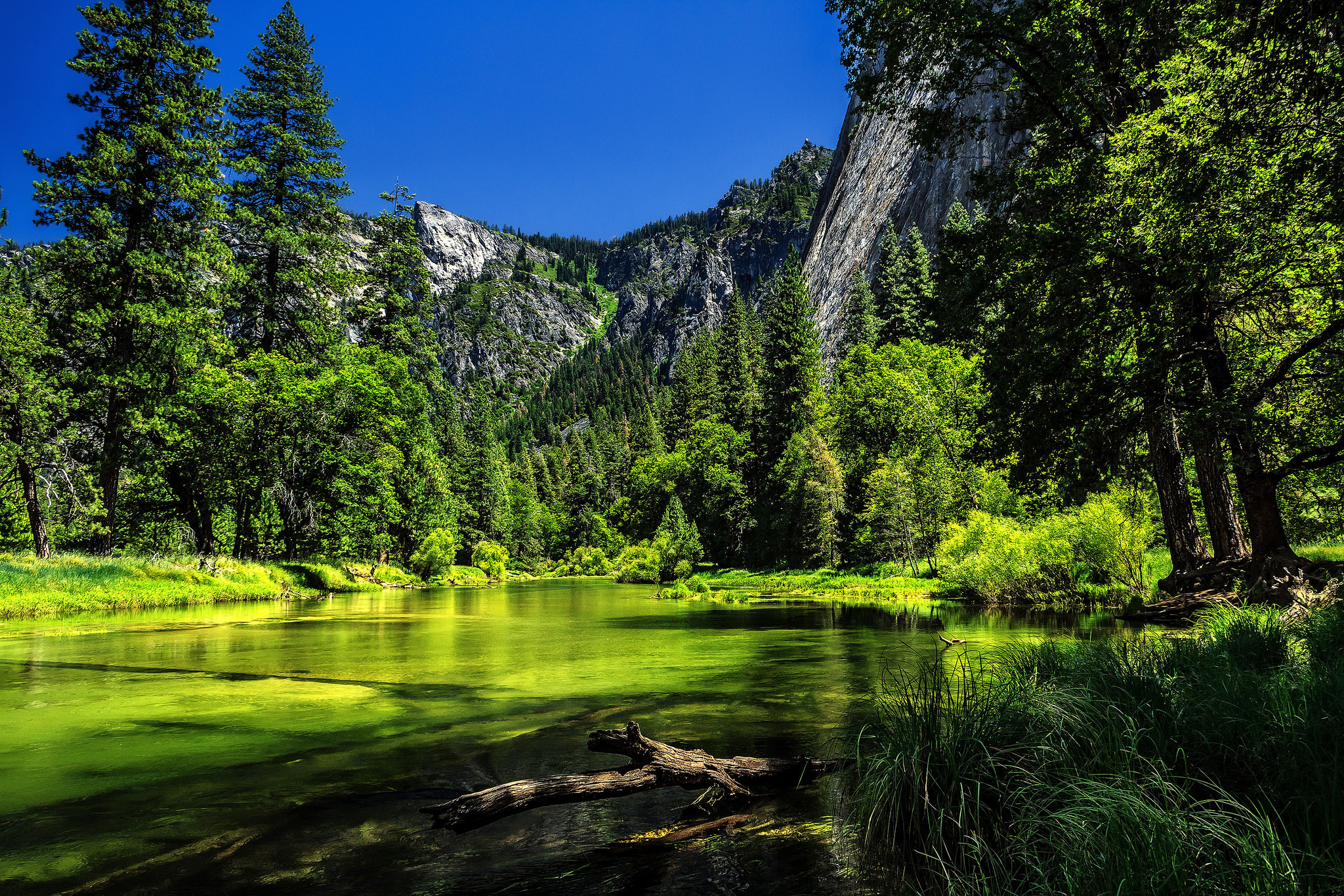 Yosemite National Park Lake and Mountains HD Wallpaper