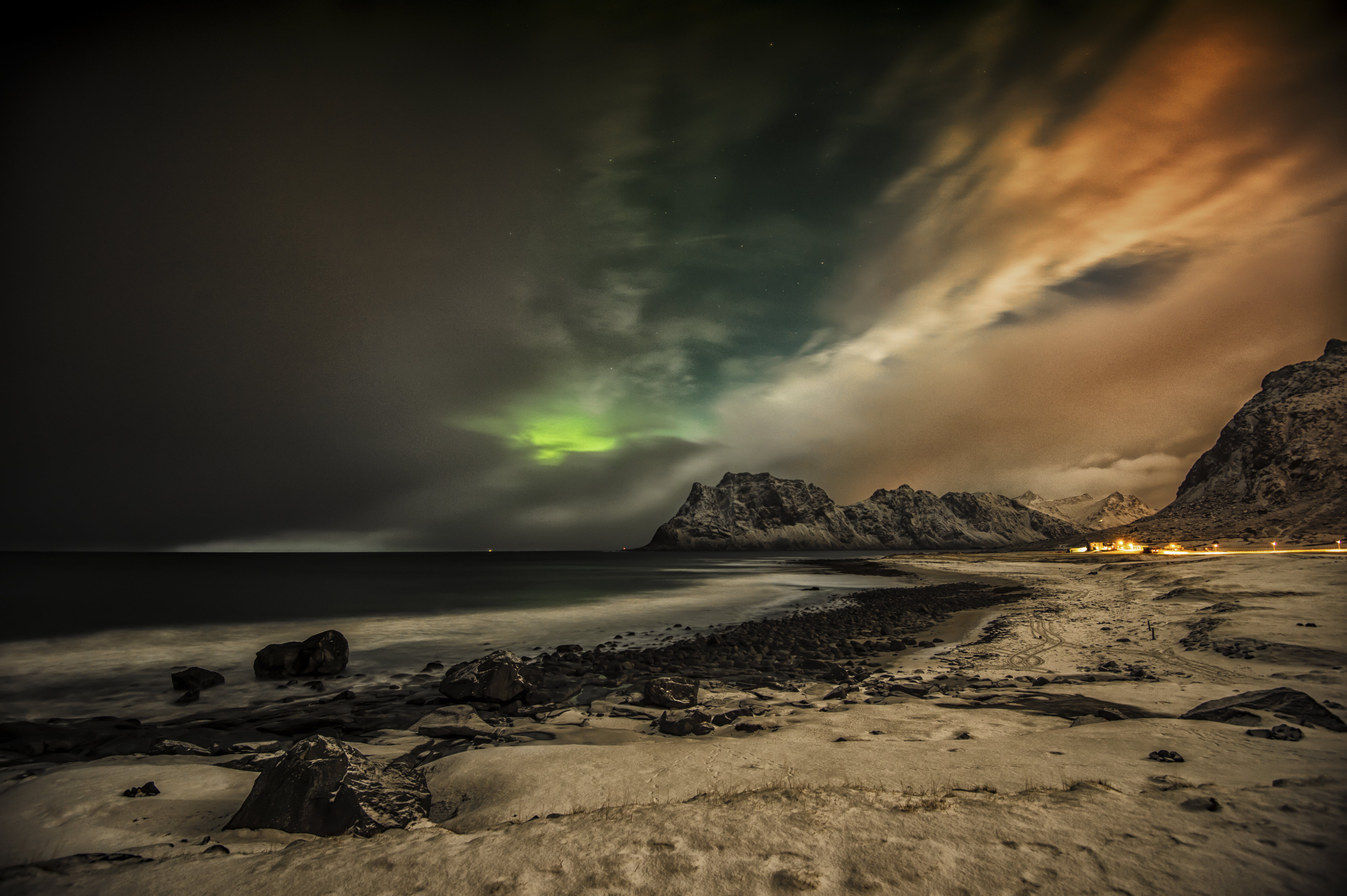 Aurora Borealis over Lofoten Islands Beach, Norway HD Wallpaper